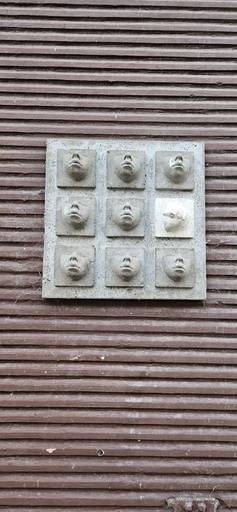 9 Face - sculpture