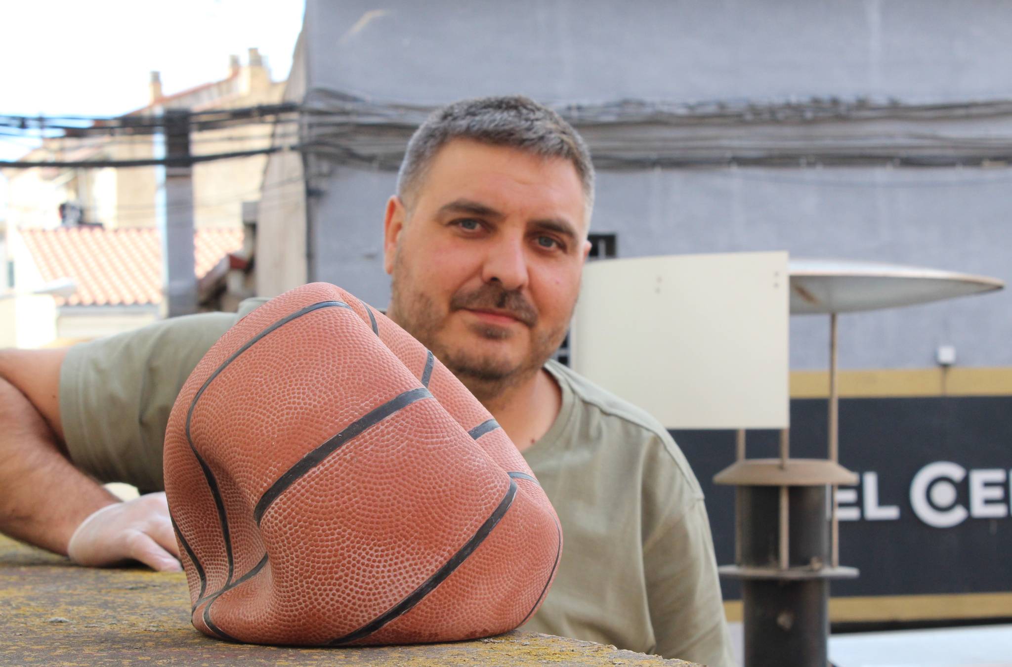 Miguel Ángel Carretero&mdash;basket ball / pelota de baloncesto