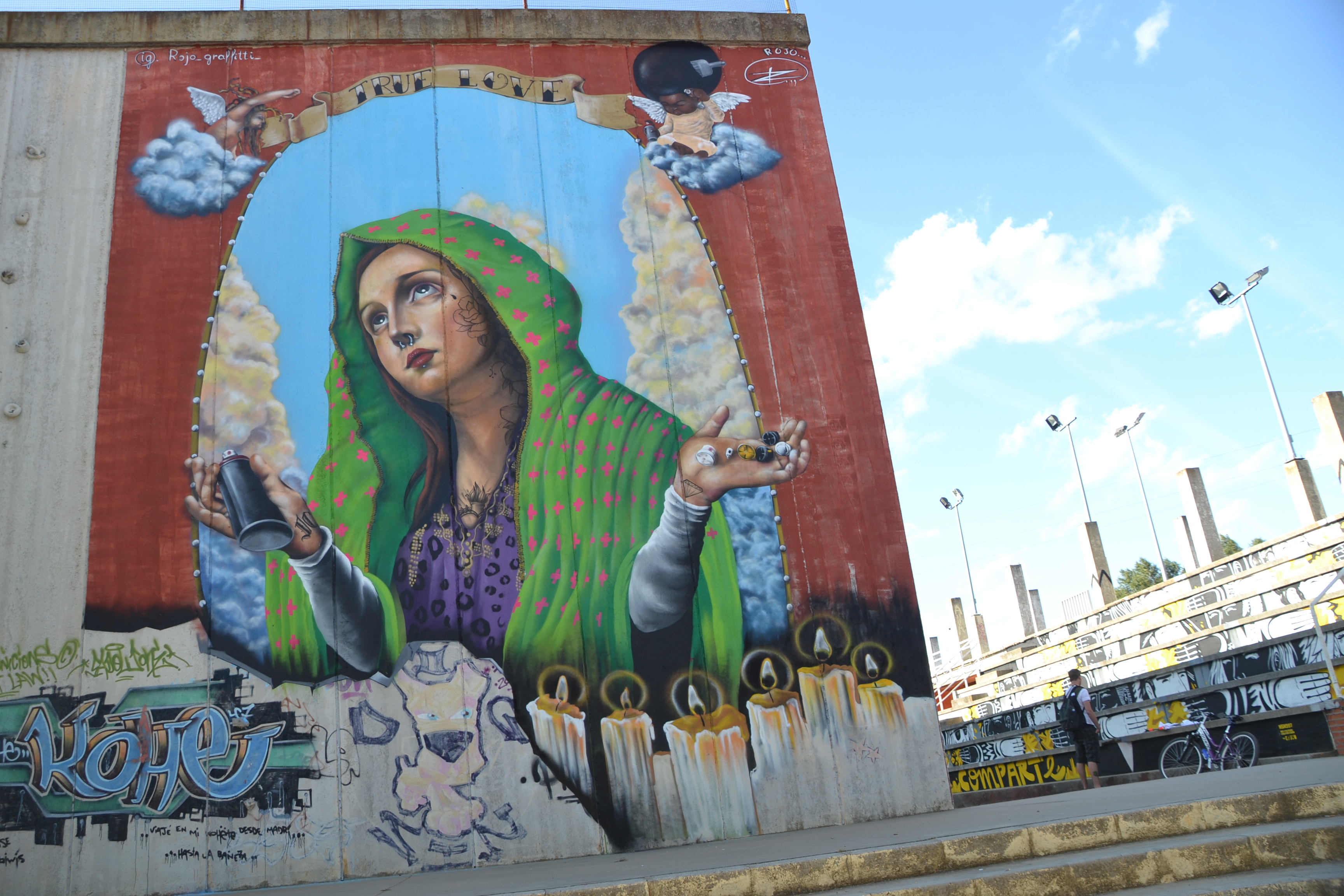 ElRojo, Rojo&mdash;"Nuestra Señora de los Botes" / "Our Lady of the Cans"