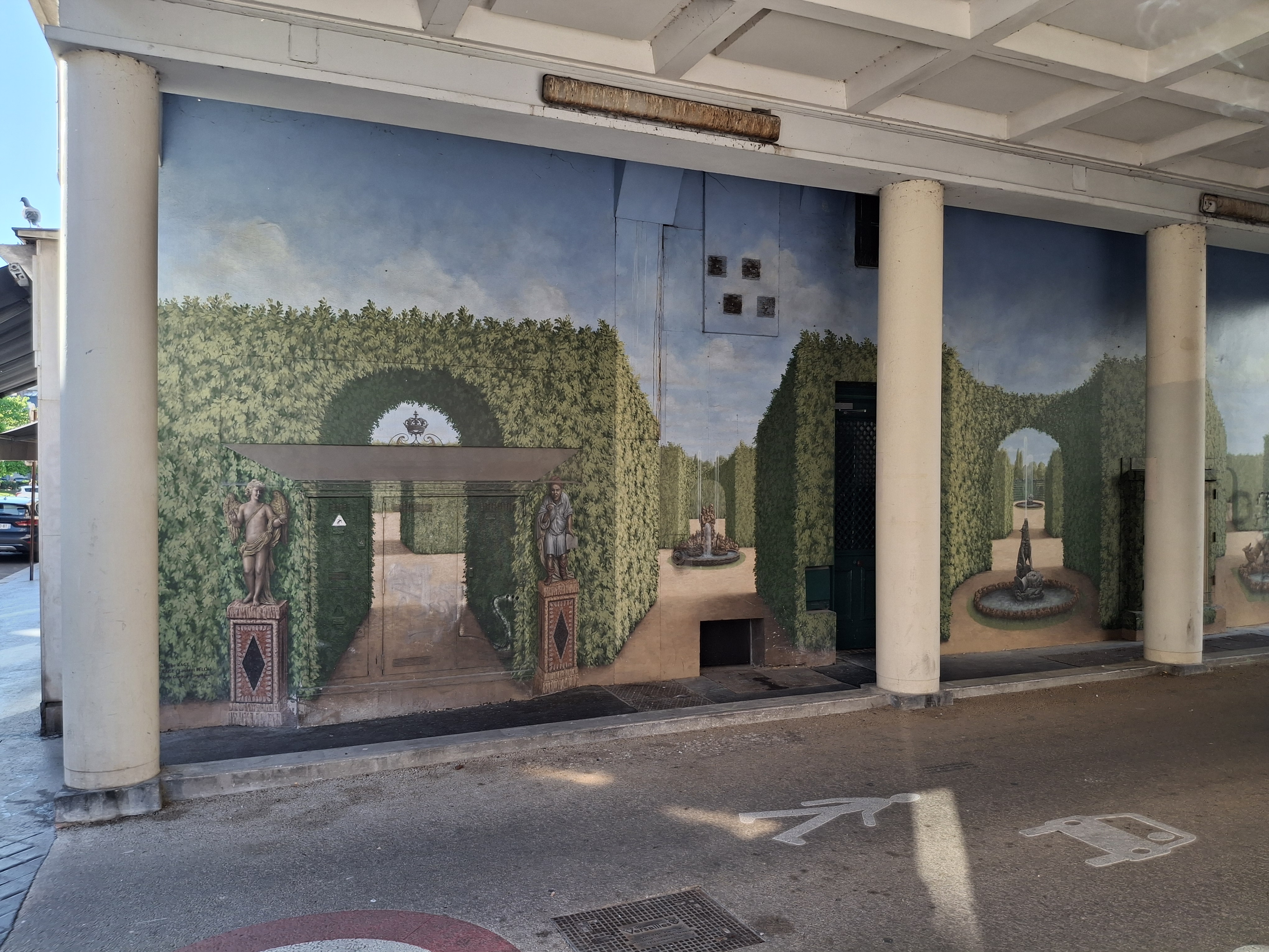 Le labyrinthe de Louis XIV by Christophe Rage - Street Art Cities