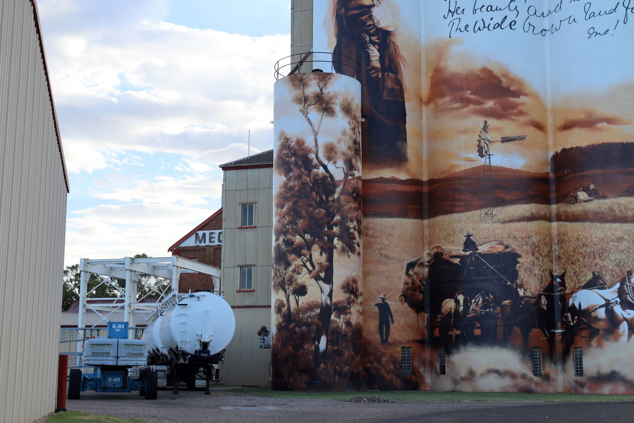 Heesco&mdash;Gunnedah Maize Mill Dorothea Mackellar Mural