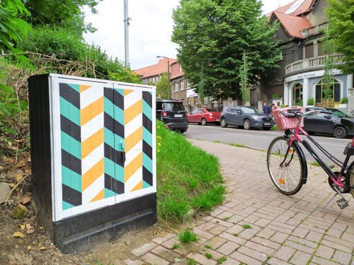 Moderna na skrzynkach