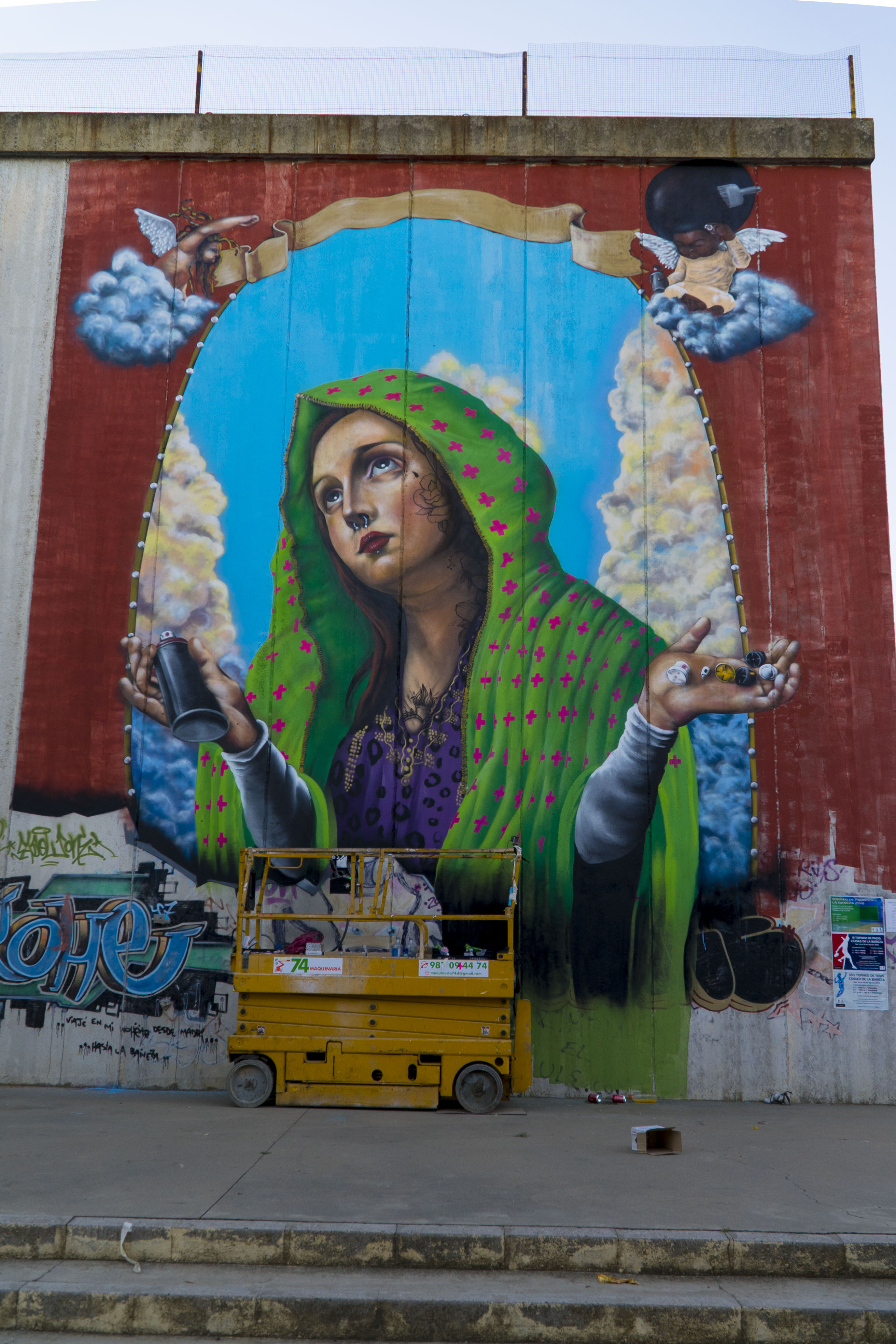 ElRojo, Rojo&mdash;"Nuestra Señora de los Botes" / "Our Lady of the Cans"