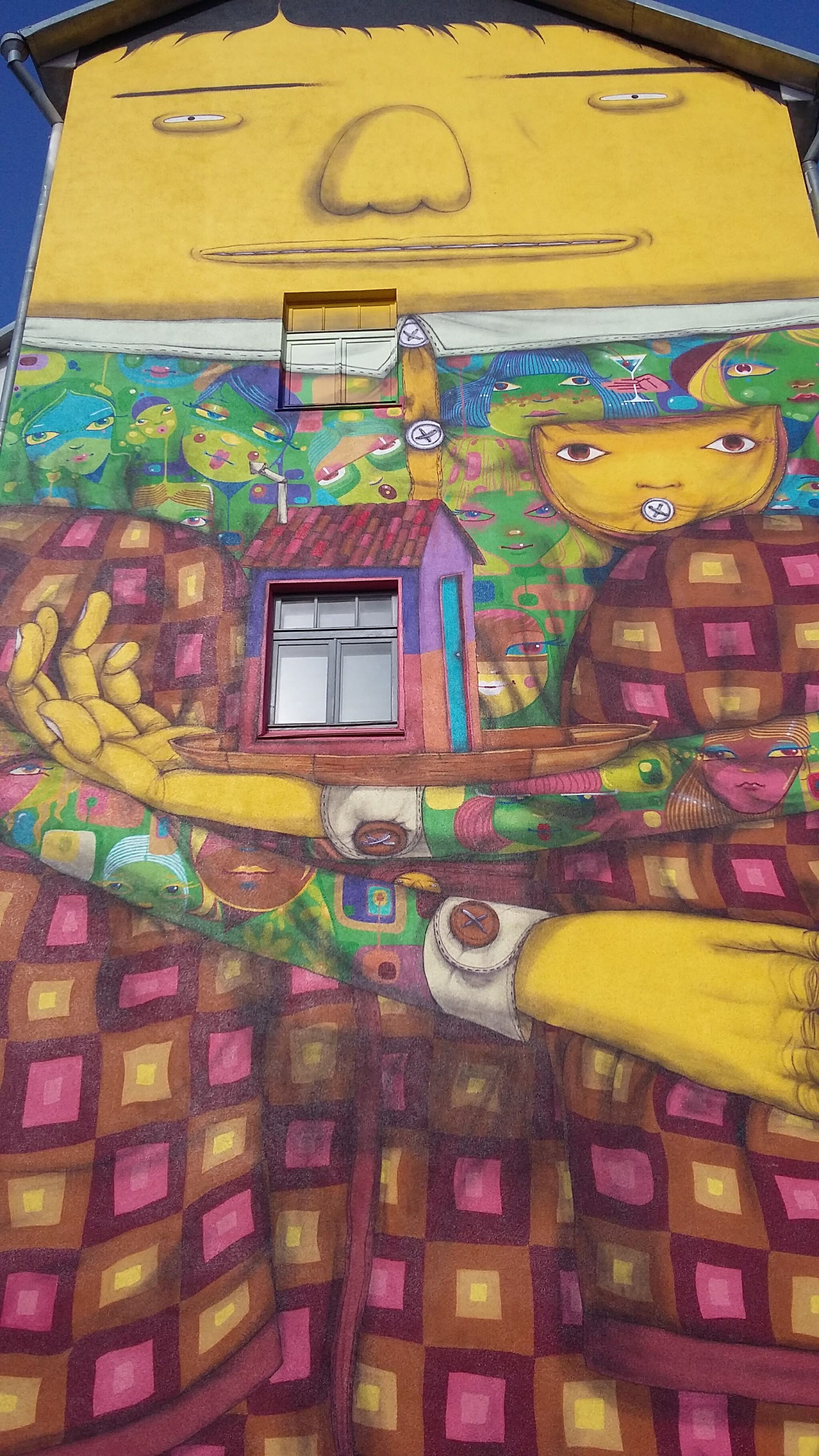 Os Gemeos&mdash;The Minsk giant