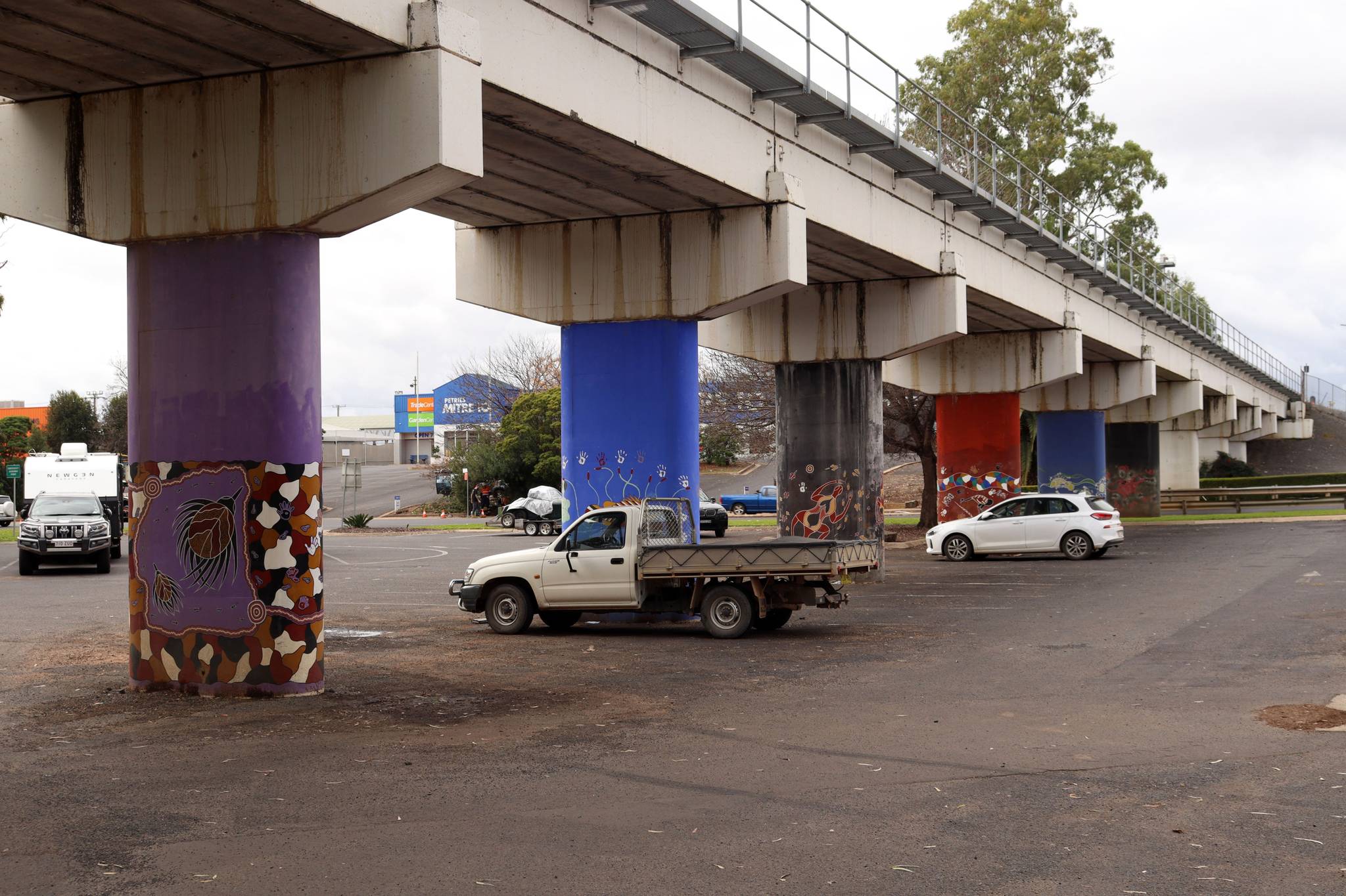 &mdash;Dubbo Library Pylons