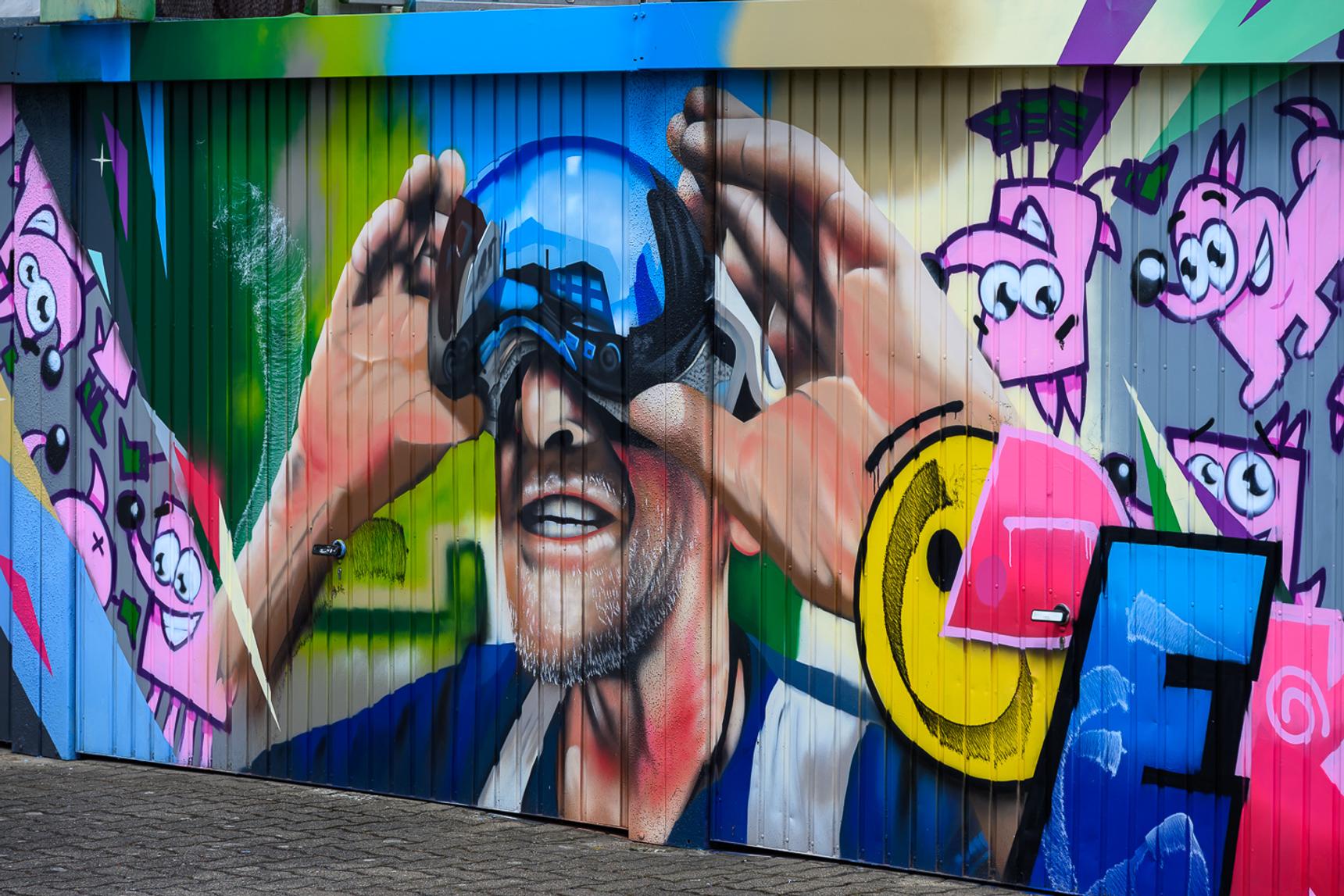 Pinky Ponko, Dekor One—Untitled