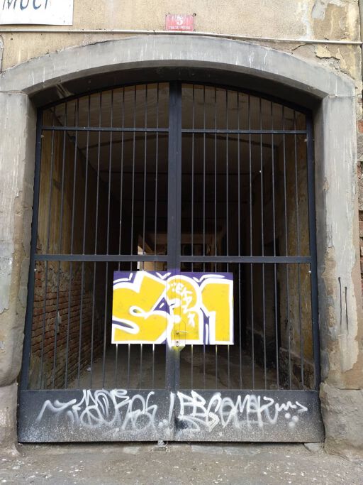 DOOR