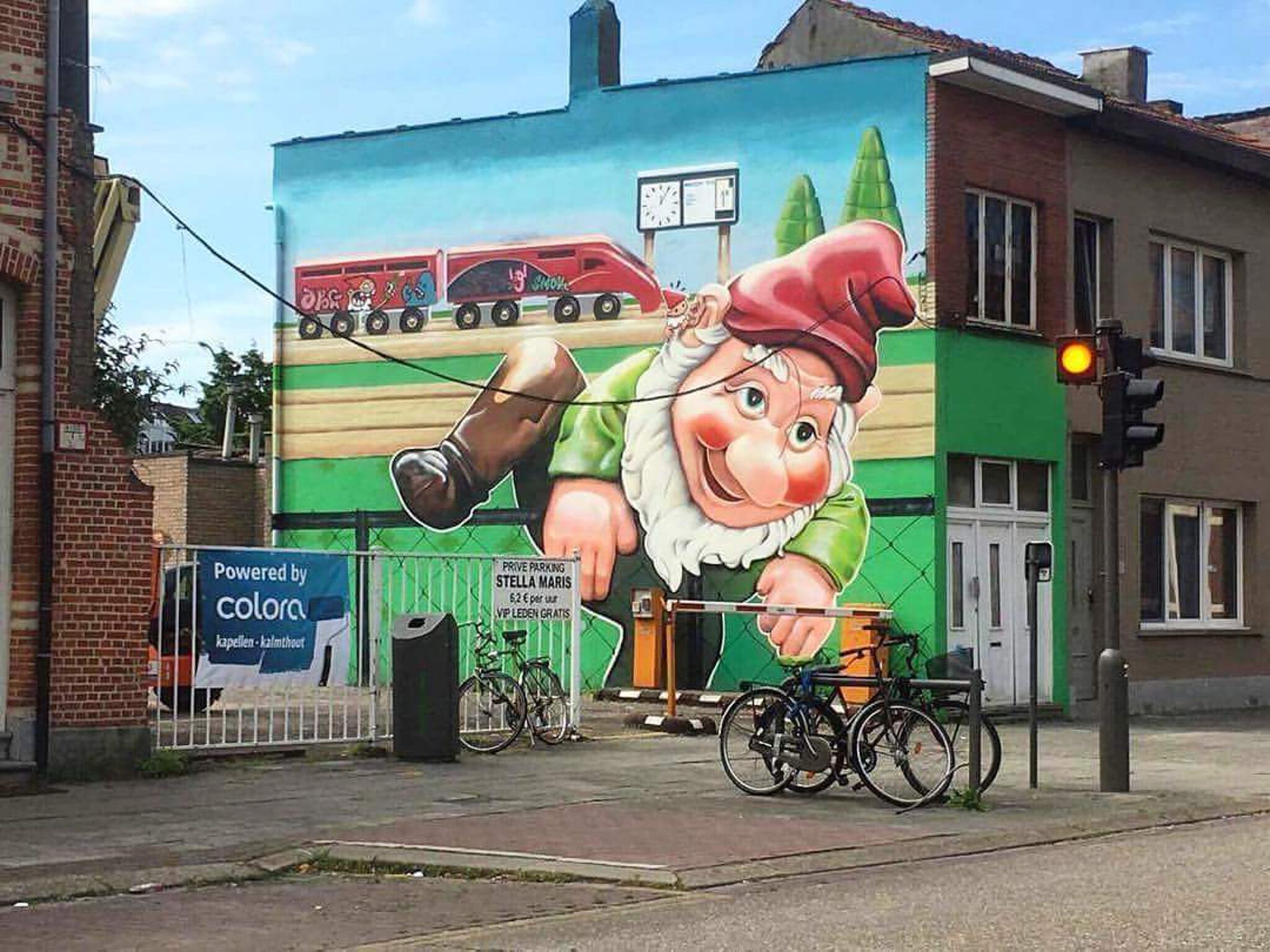 Nefast, Street Art Antwerp, SMOK, Bird&mdash;Deugniet - Little rascal
