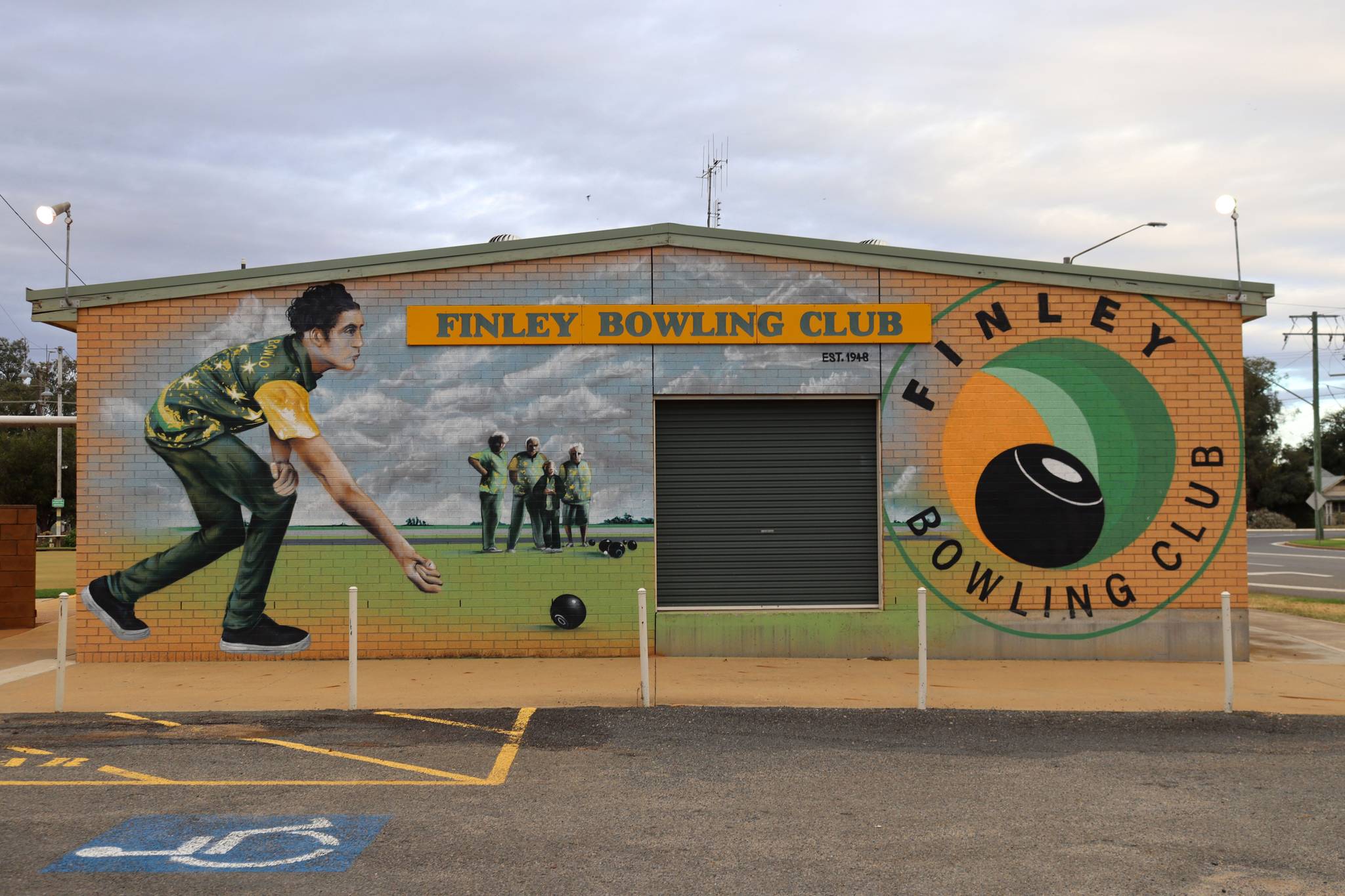 Heesco, Damien Mitchell&mdash;Finley Bowling Club