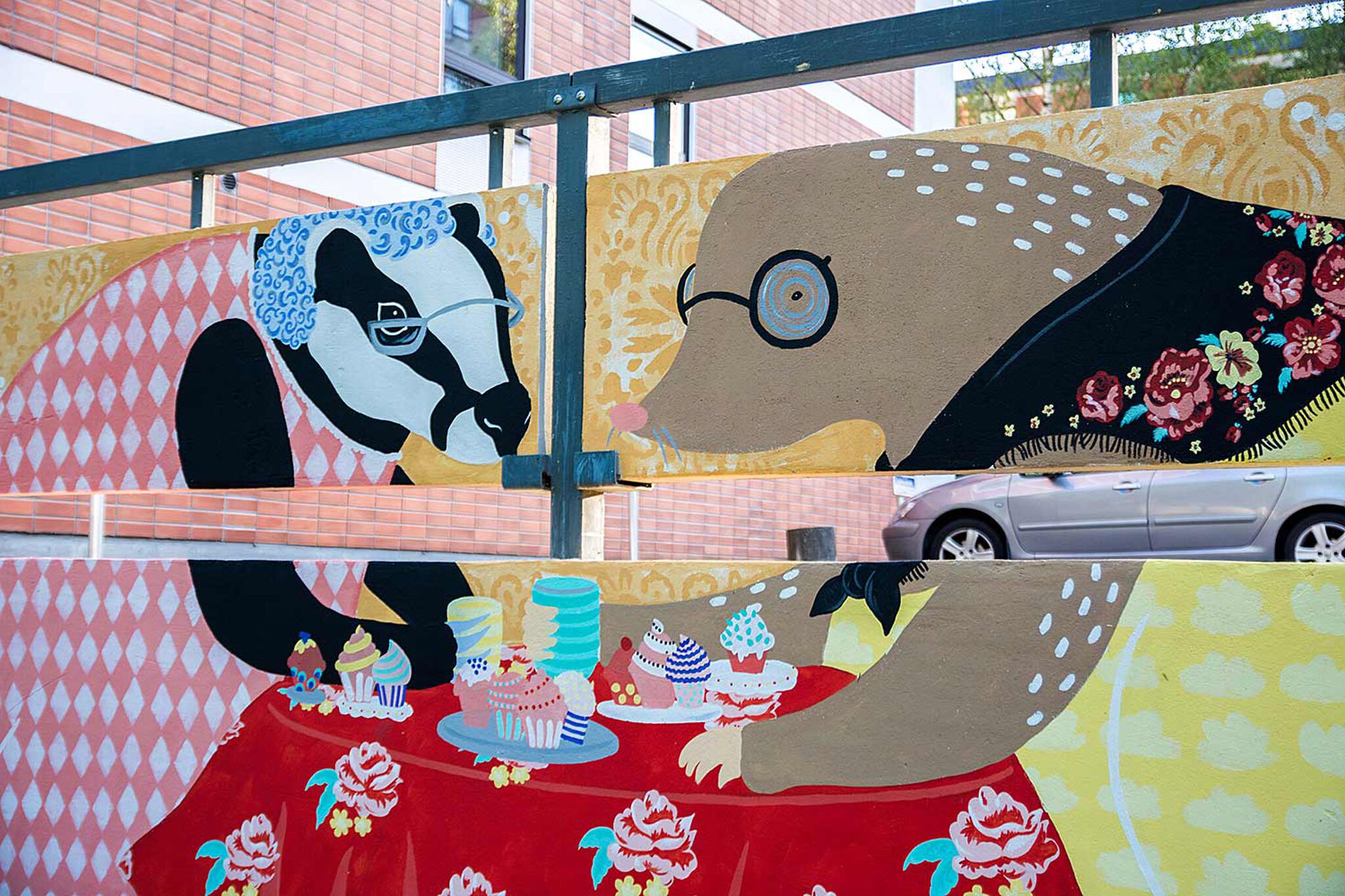 Essi Ruuskanen, Jenni Väisänen, Street Art Vantaa&mdash;Teekutsut / Tea party (2016)