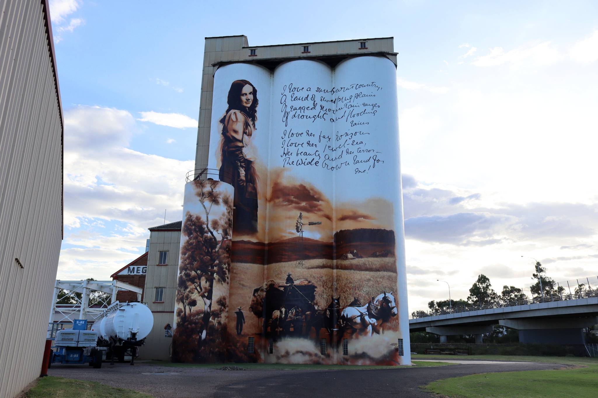 Heesco&mdash;Gunnedah Maize Mill Dorothea Mackellar Mural