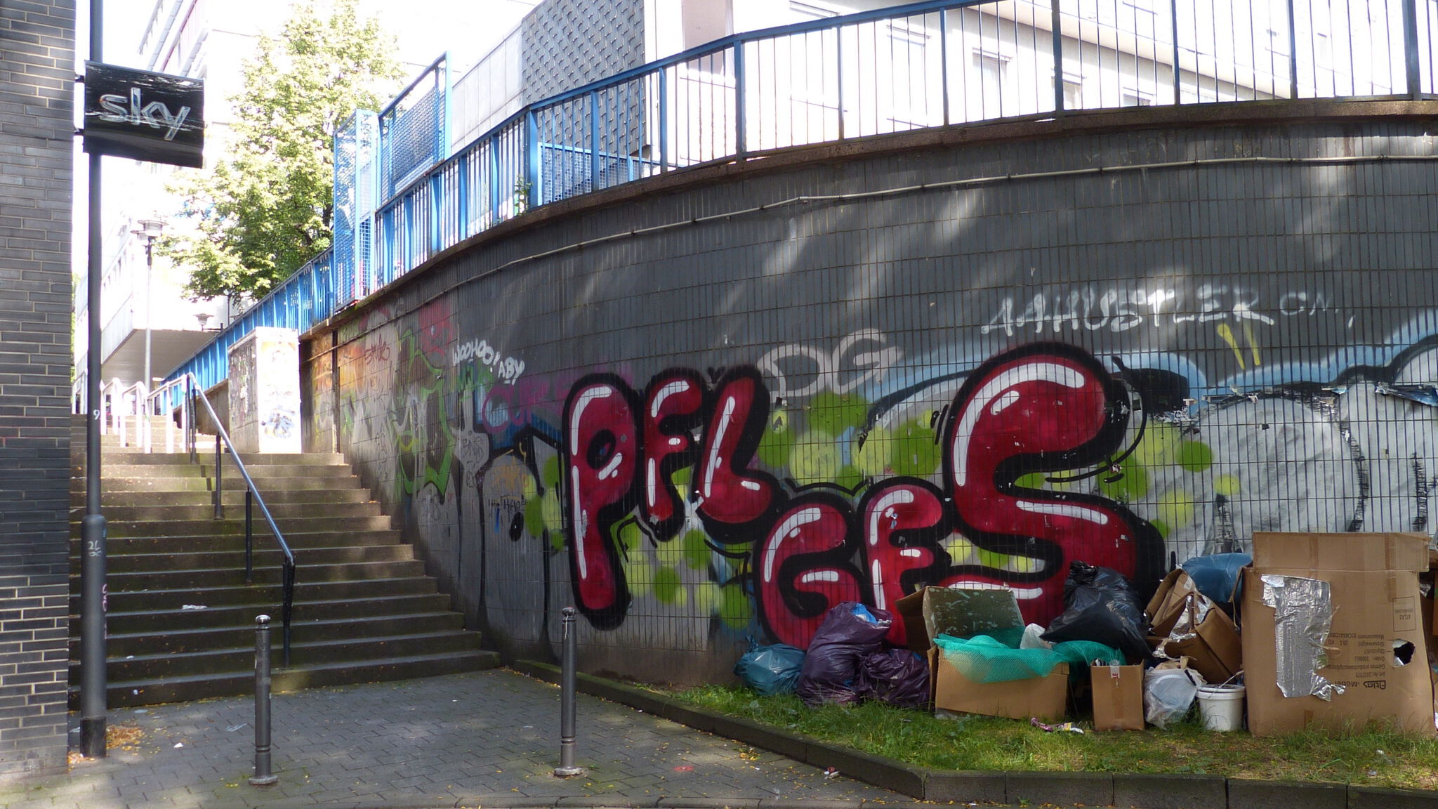 BRES, local kids&mdash;Stairway Am Porscheplatz / Kreuzeskirchstraße