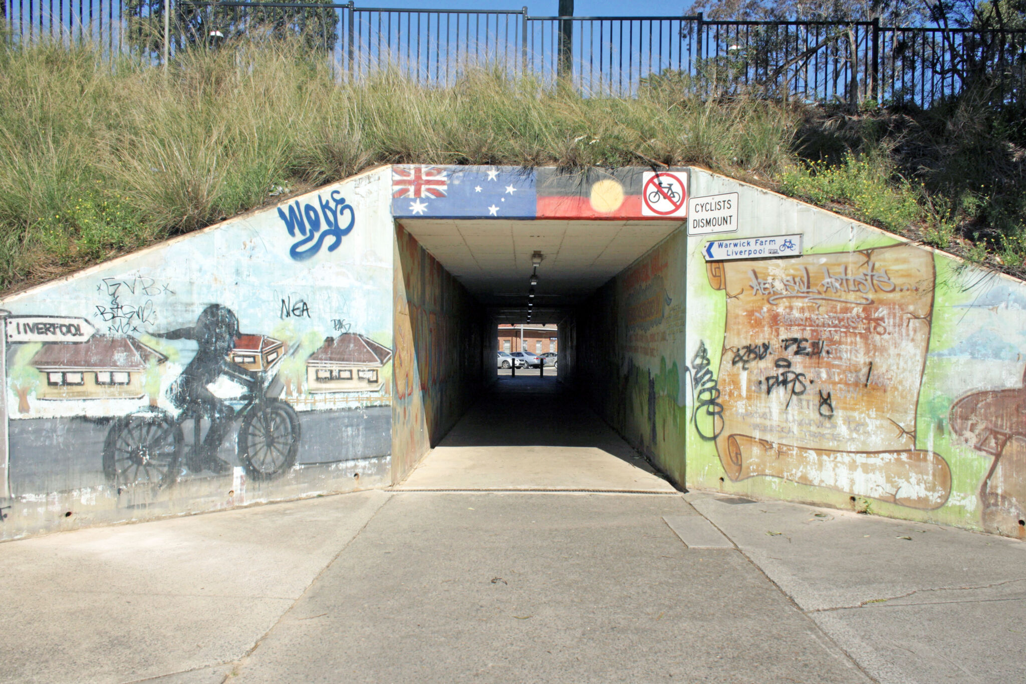 &mdash;Warwick Farm Legal Mural