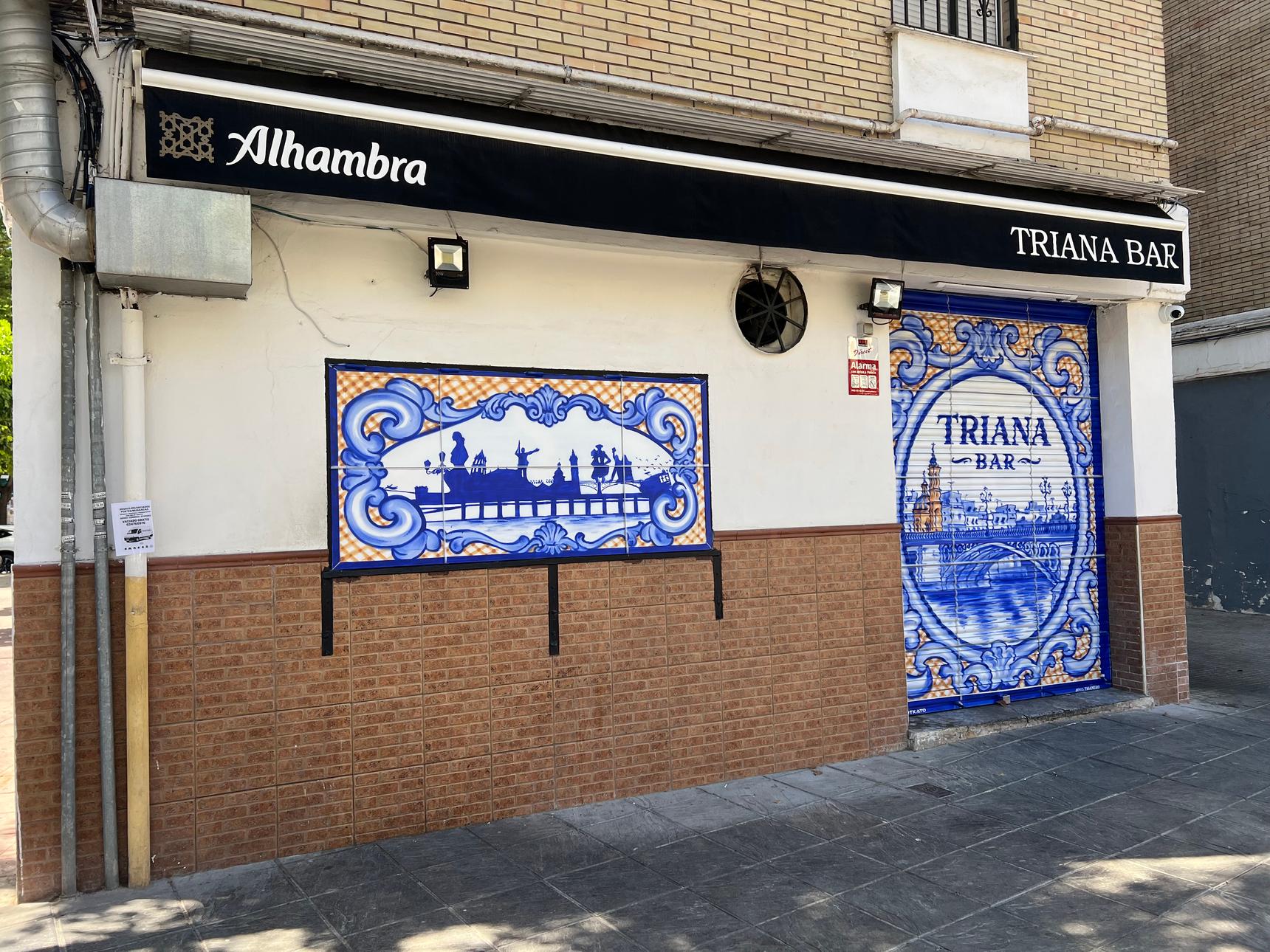 Kato—Azulejo Triana Bar