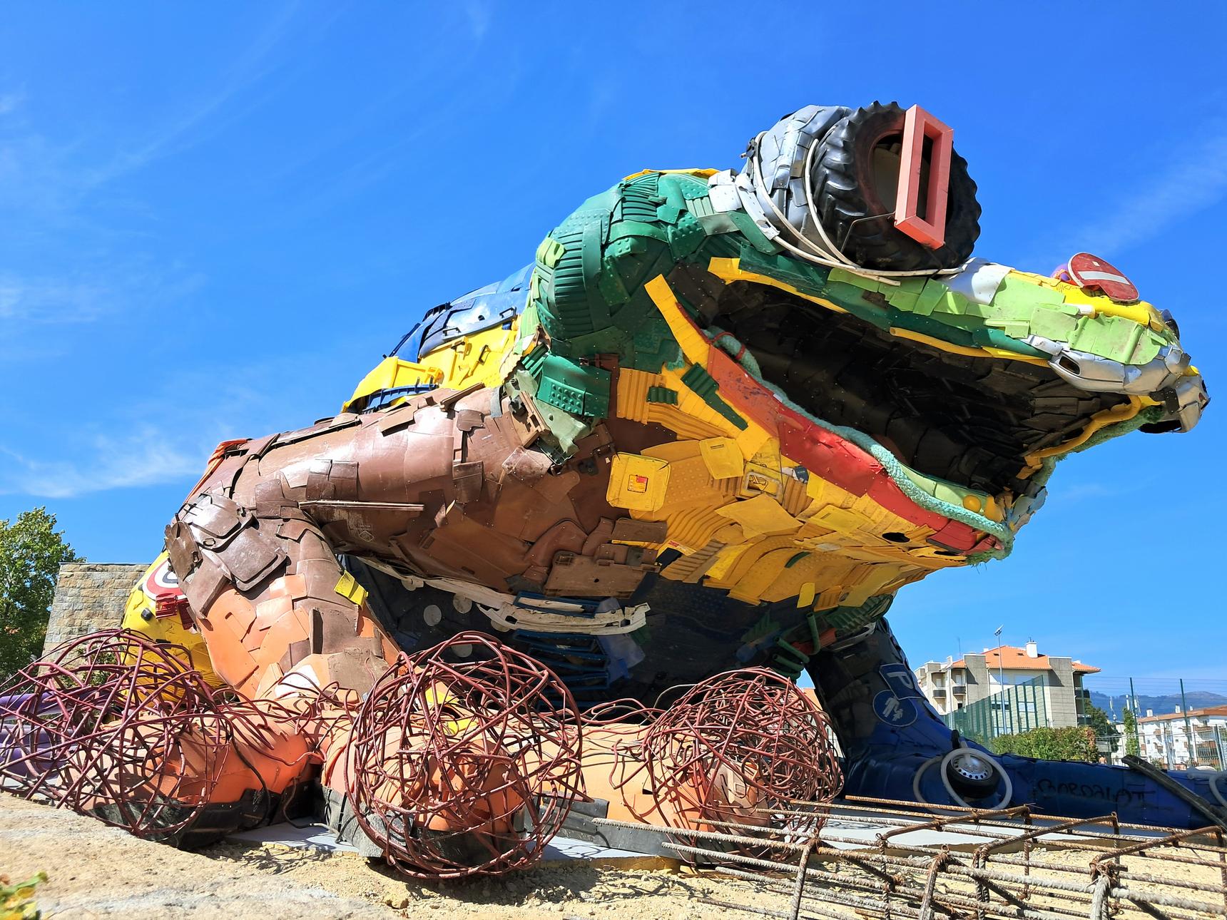 Bordalo ll—A rã (the frog)