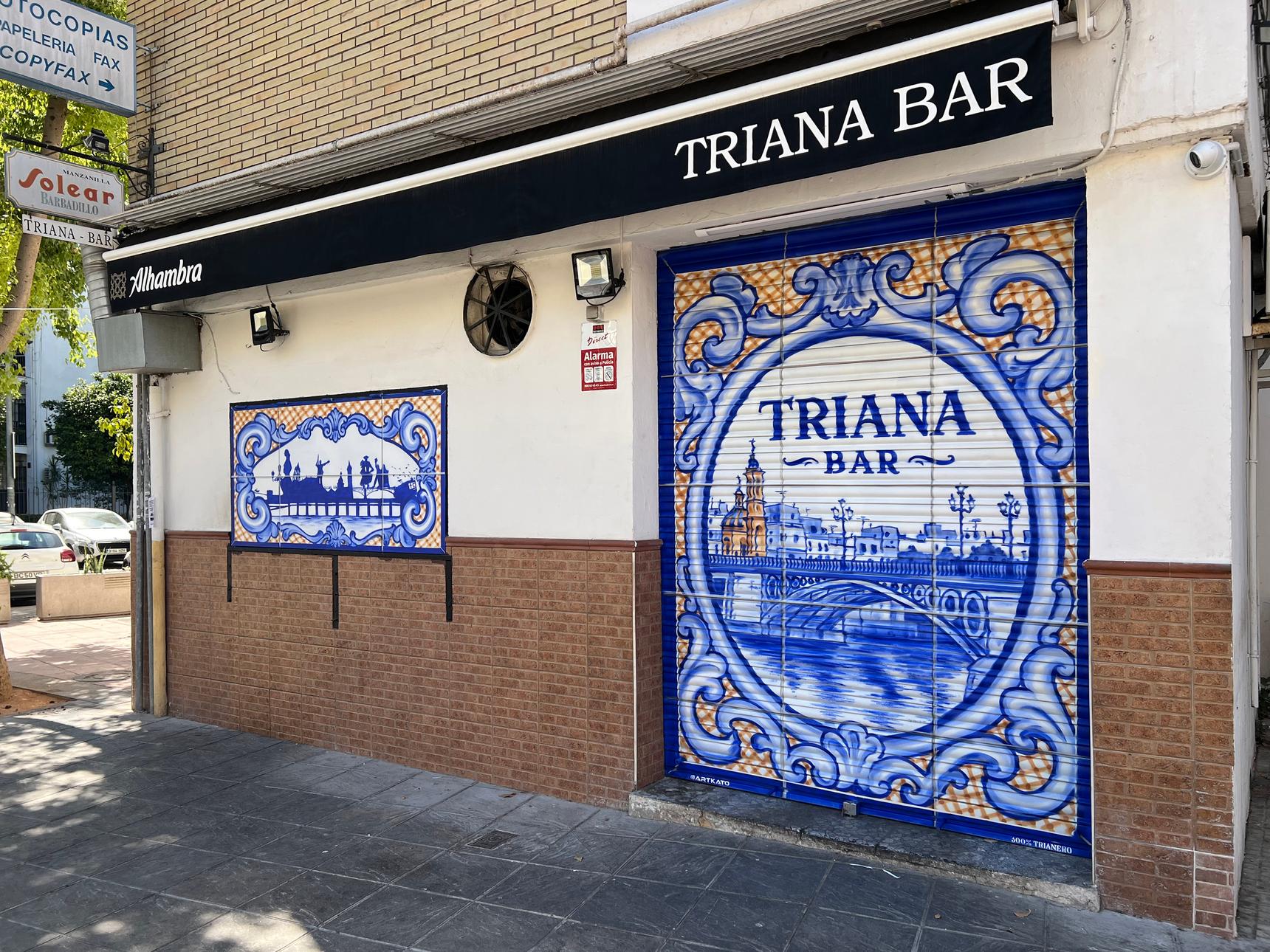 Kato—Azulejo Triana Bar