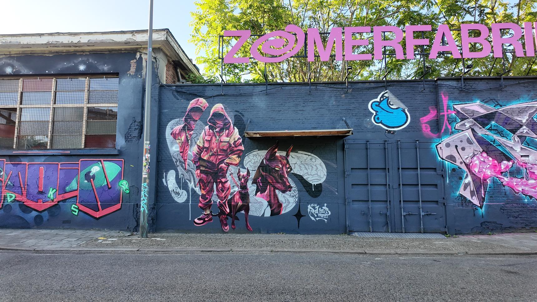 RevesOne—MoS Belgium 26: On a Leash