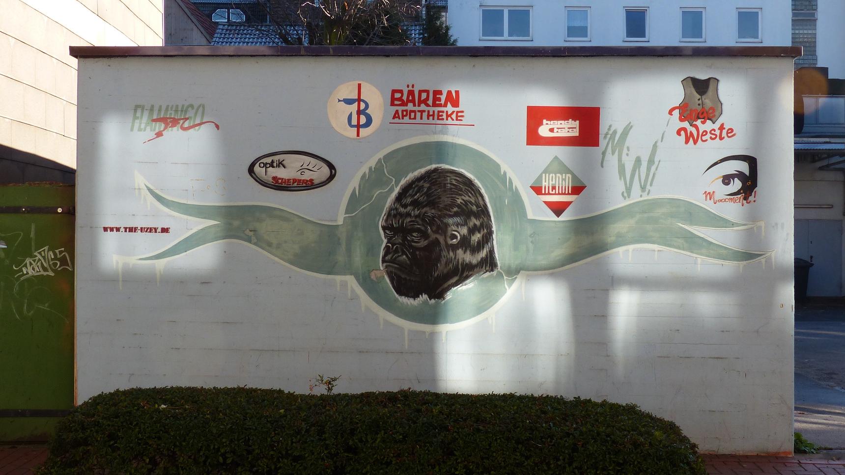 Kai Wohlgemuth aka THE UZEY —Gorilla head
