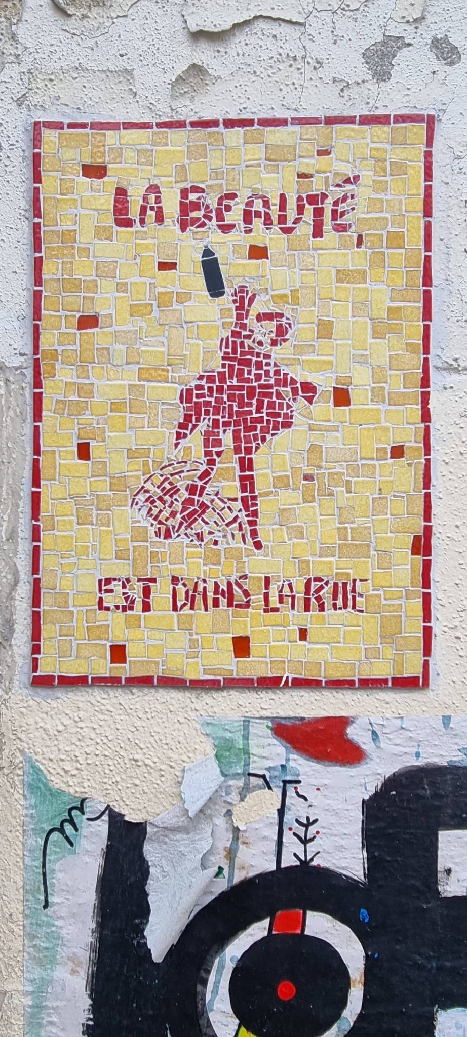 K-bal Dona Mosaic&mdash;"La beauté est dans la rue"