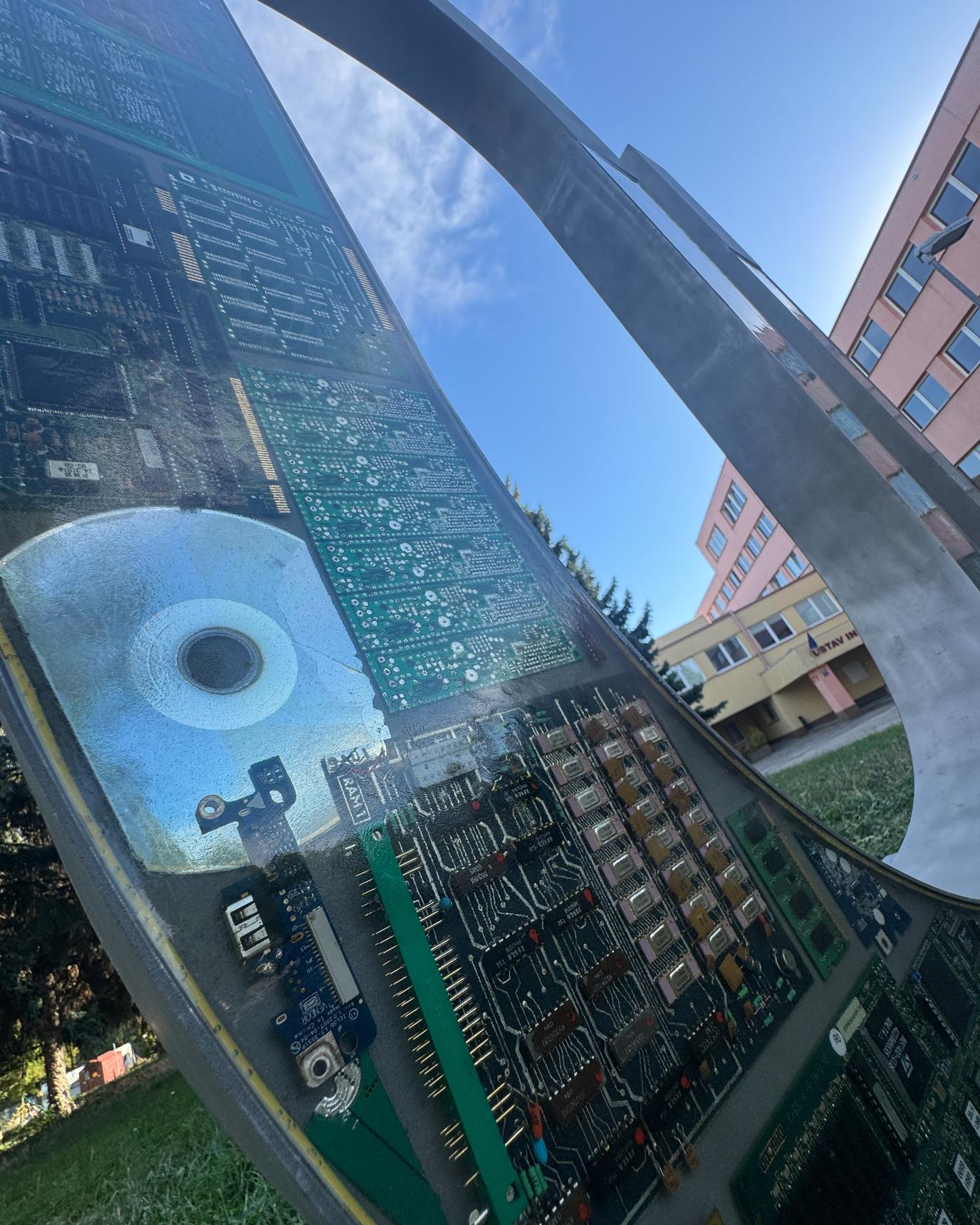 Štěpán Jílek, Josefína Jonášová—Binární perspektiva (Binary Perspective)