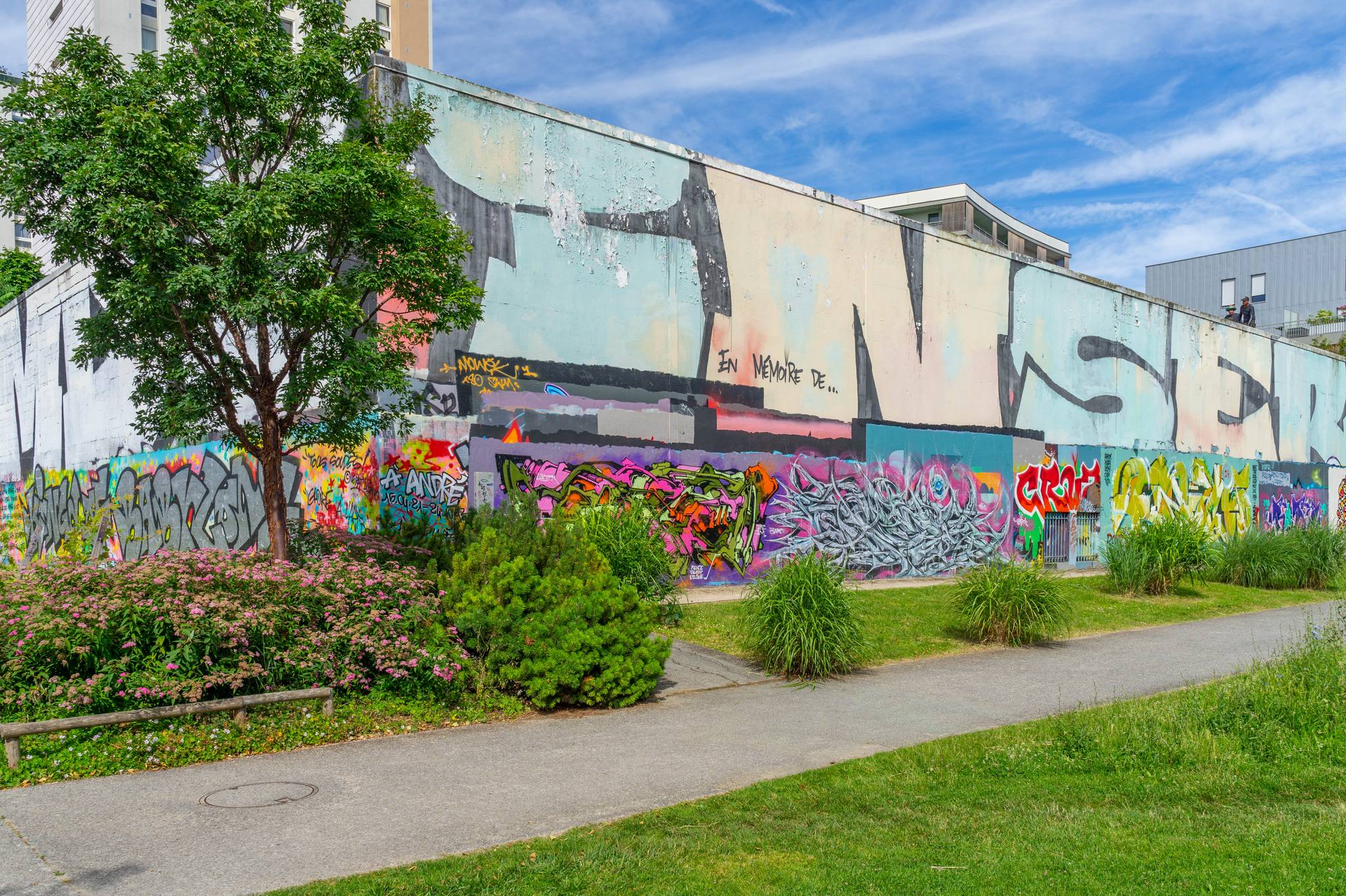 &mdash;Graffiti Wall Parc des Cormailles