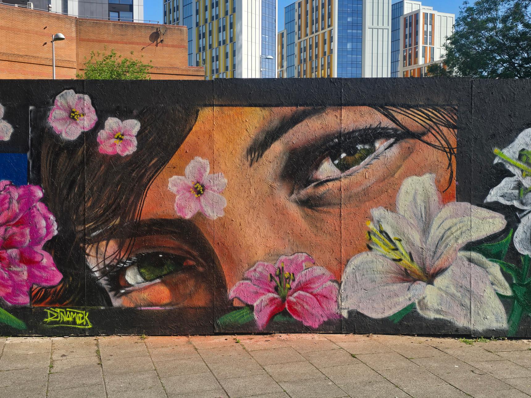 dynamickart, SAOS—Two Irises and Flowers