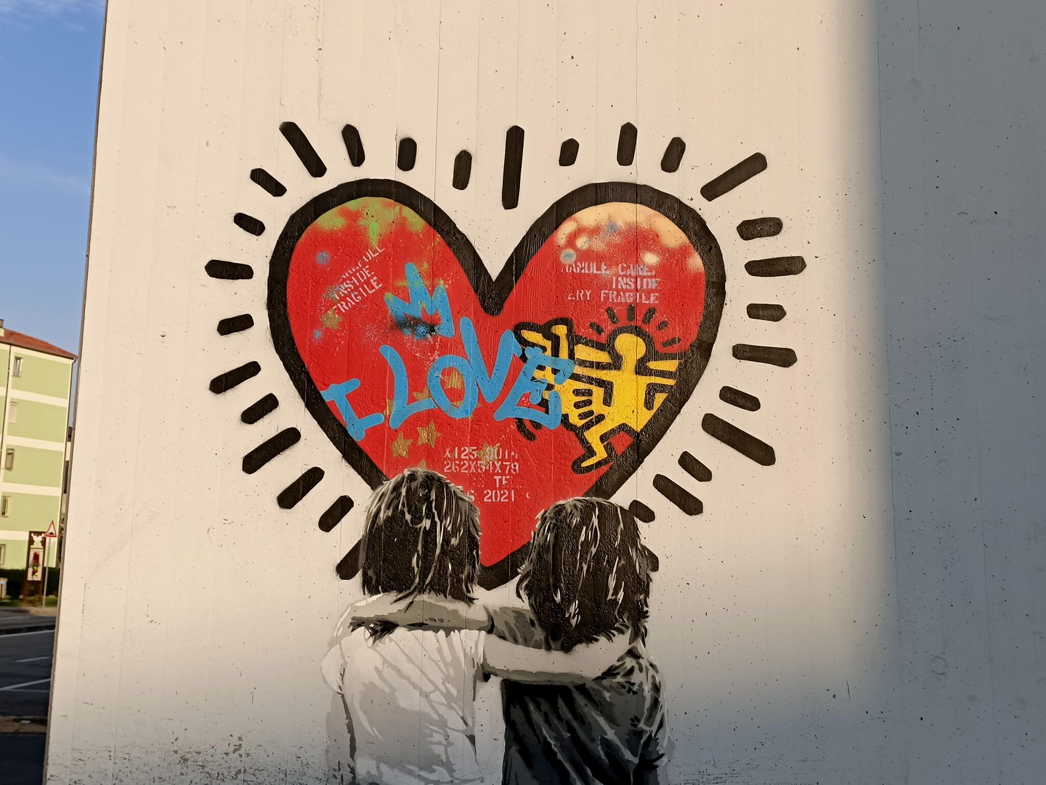 Pop Love by Alessio-B - Street Art Cities