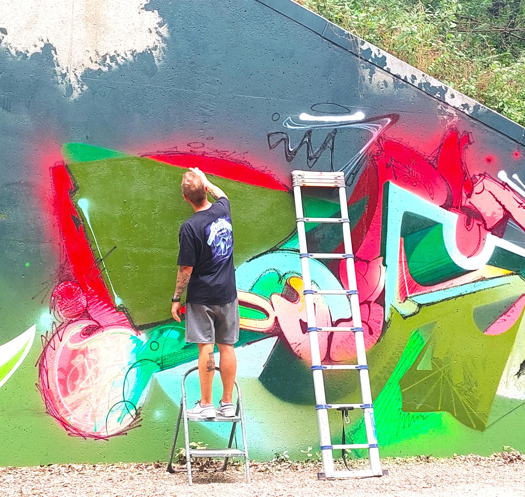 —Off The Tracks - Graffiti jam under the bridge