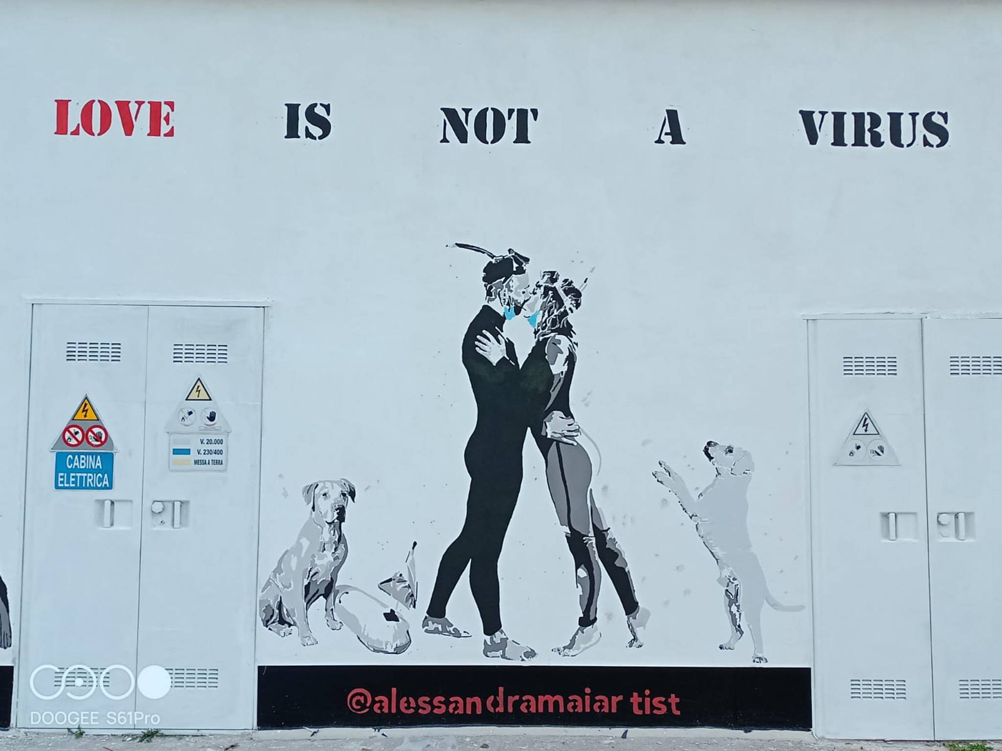 MAI ALESSANDRA&mdash;LOVE IS NOT A VIRUS - SUBACQUEI