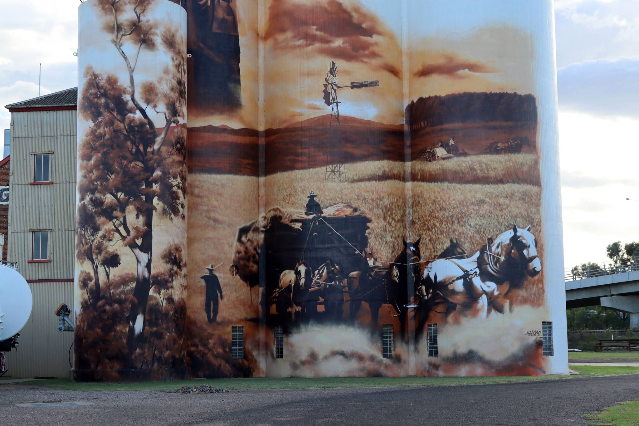 Heesco&mdash;Gunnedah Maize Mill Dorothea Mackellar Mural