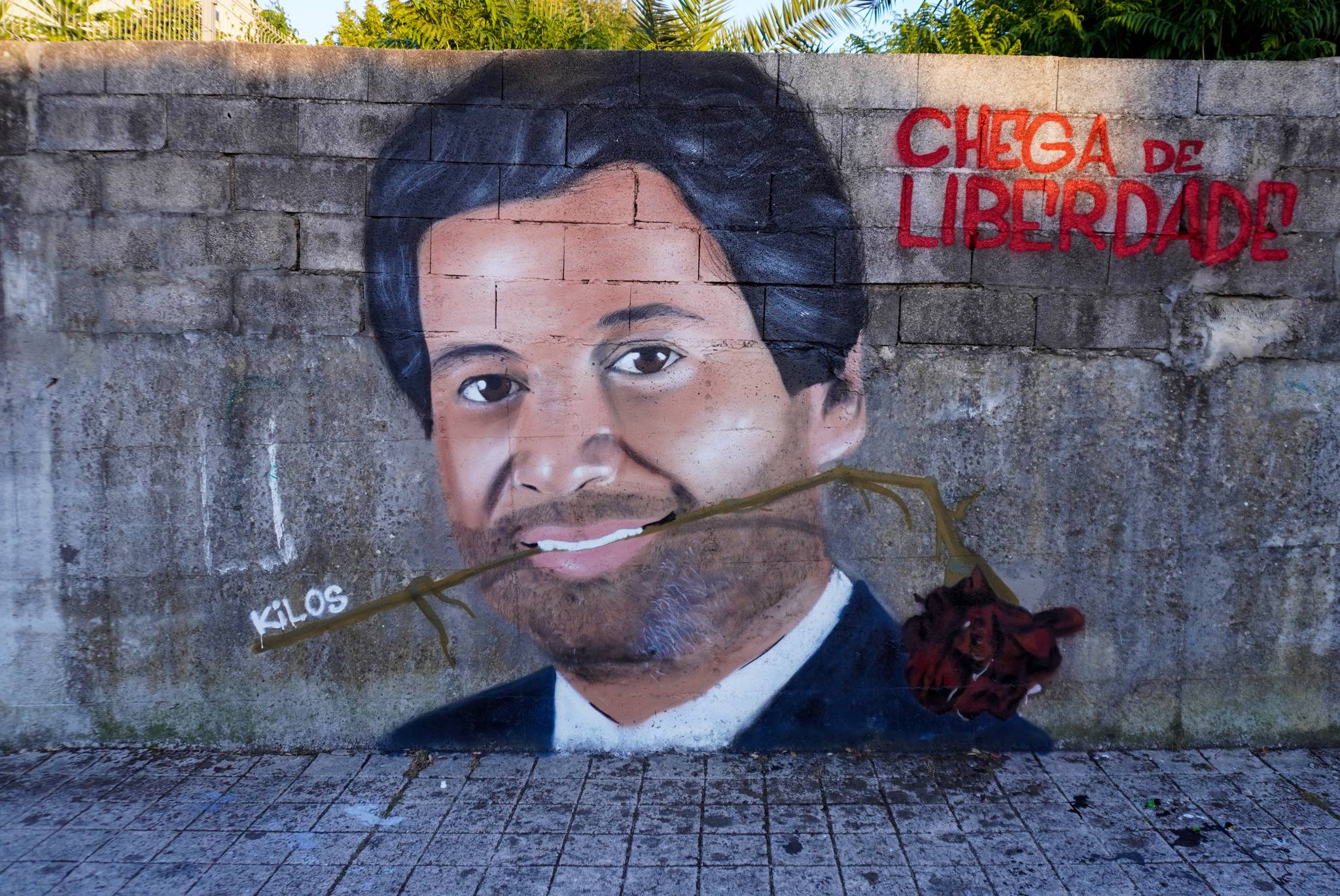 Kilos graffiti&mdash;Chega de Liberdade