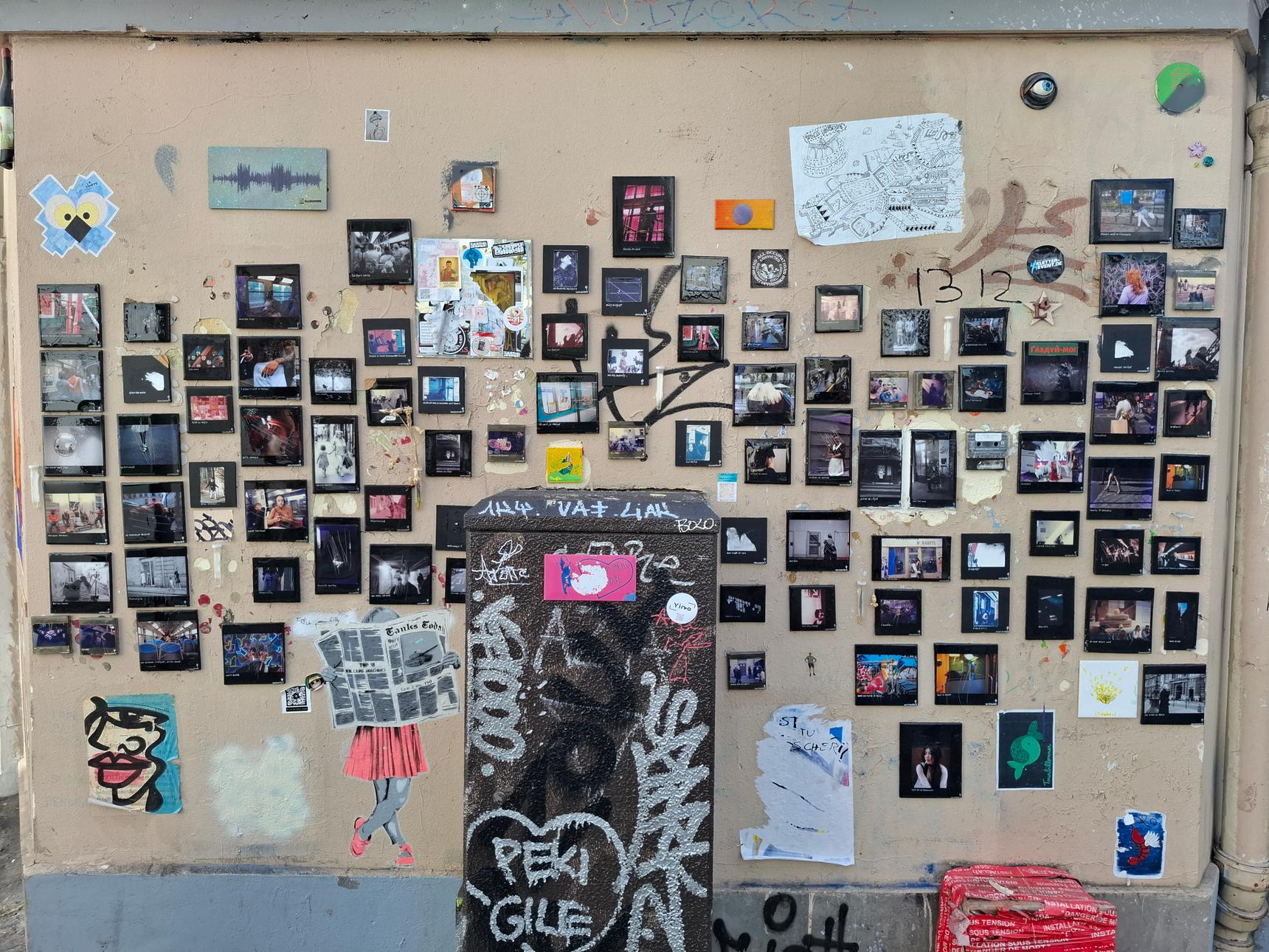 Les Vies Dansent—Photo Wall