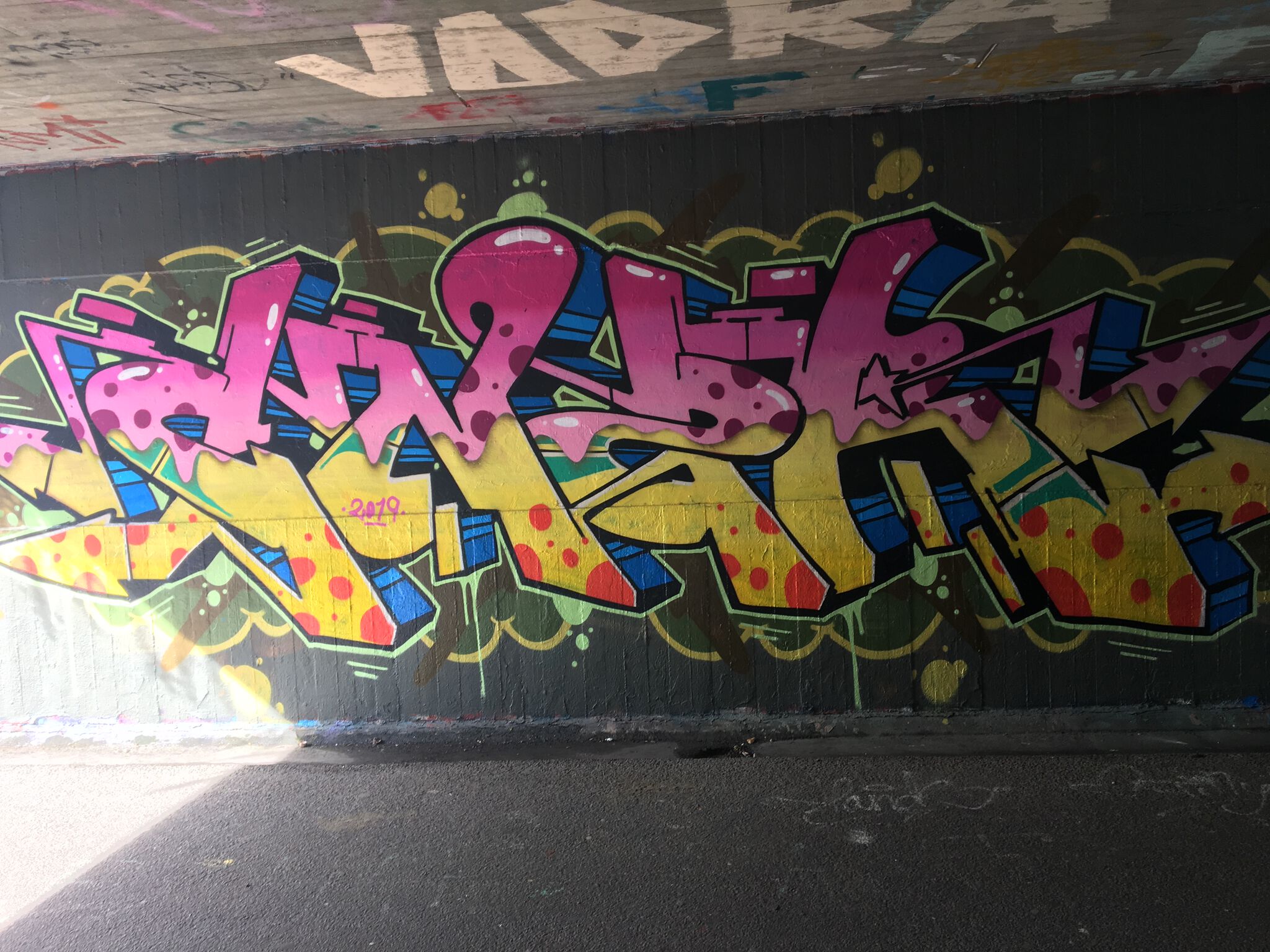 &mdash;Tunnel grafitti 