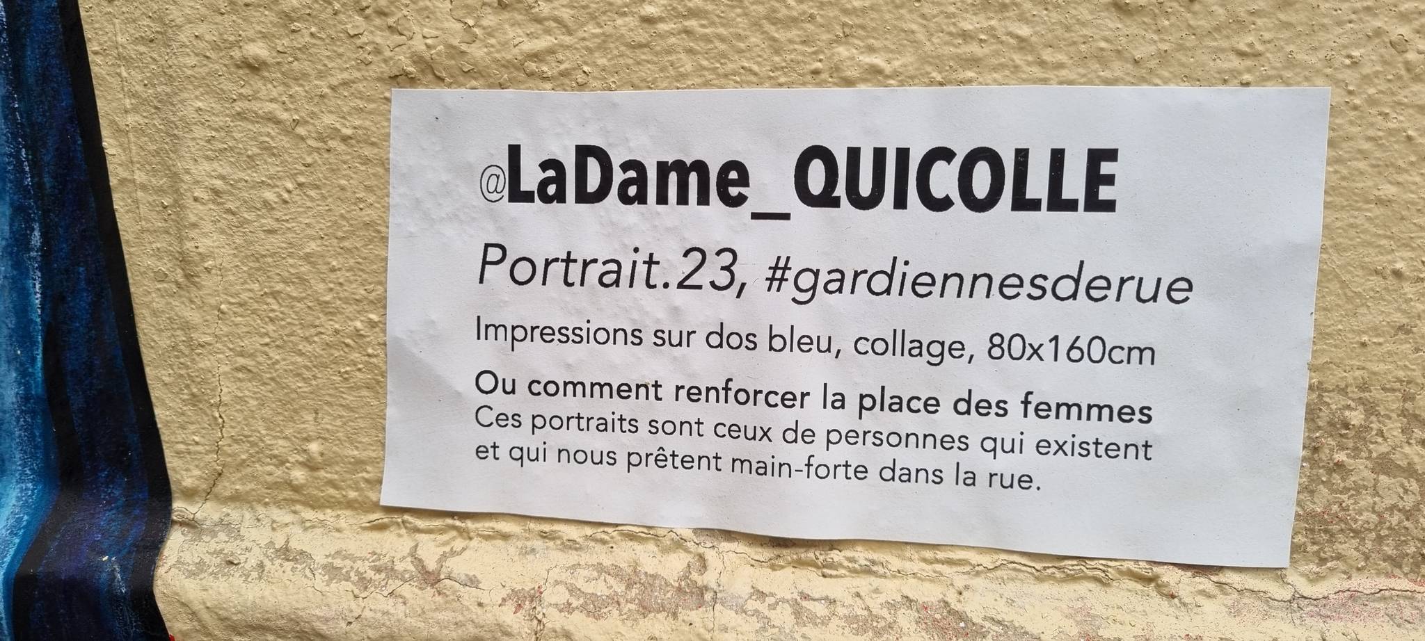 La dame qui colle&mdash;Portrait N°23 #gardiennesderue