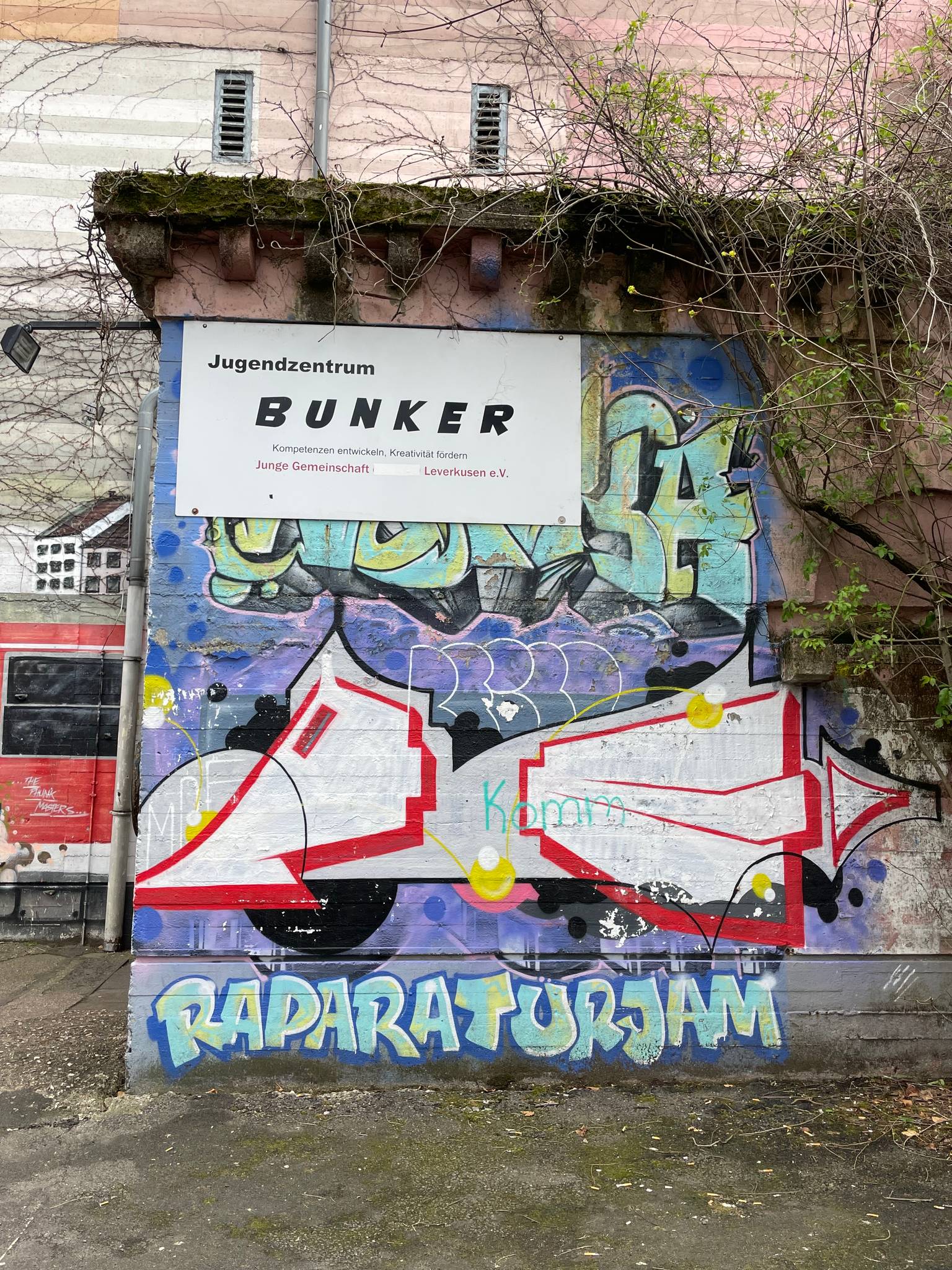 Unknown - Leverkusen&mdash;Graffities at the Bunker for Young People