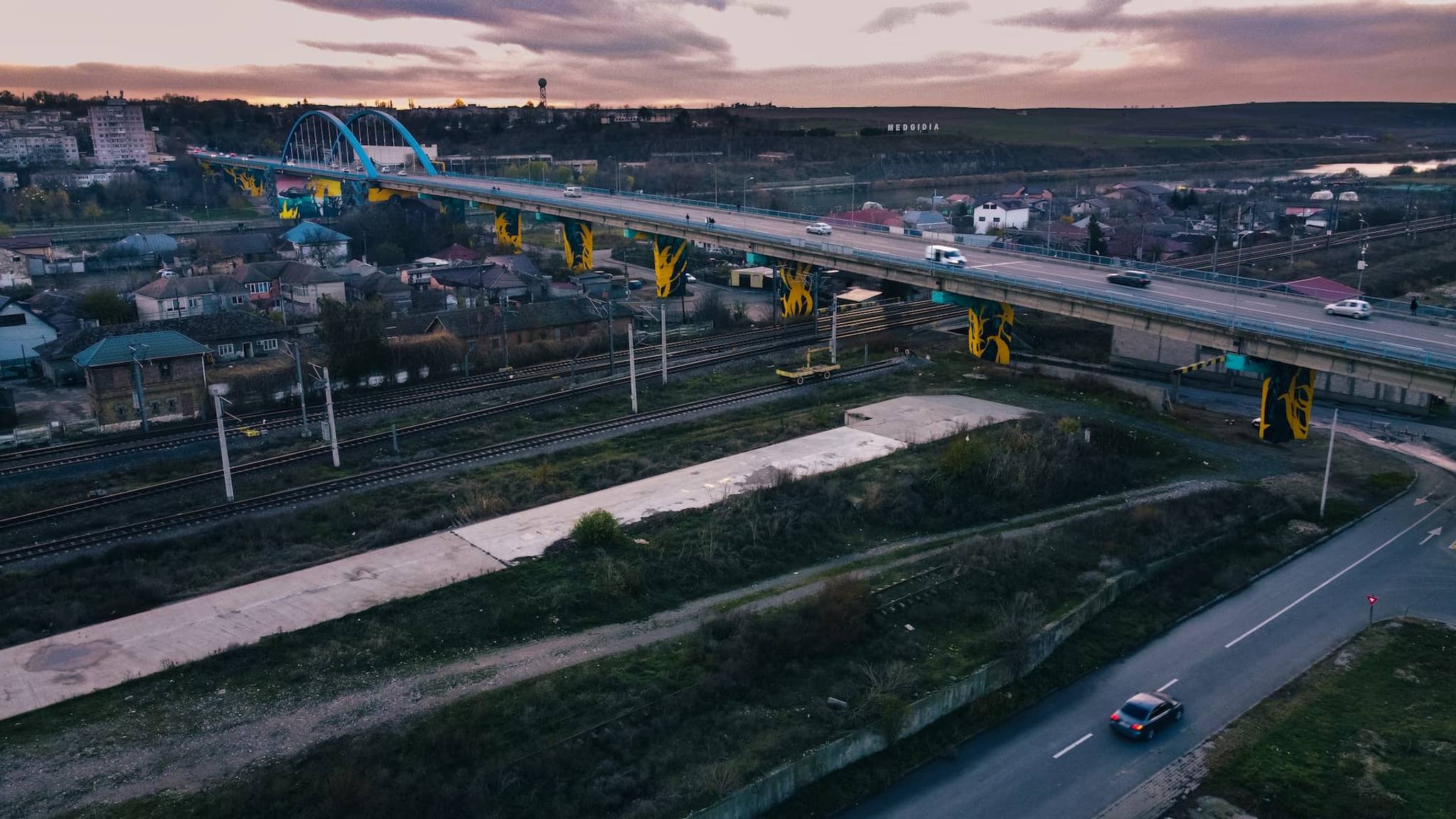 OutlineStreetArt , Sweet Damage Crew&mdash;Medgidia Bridge