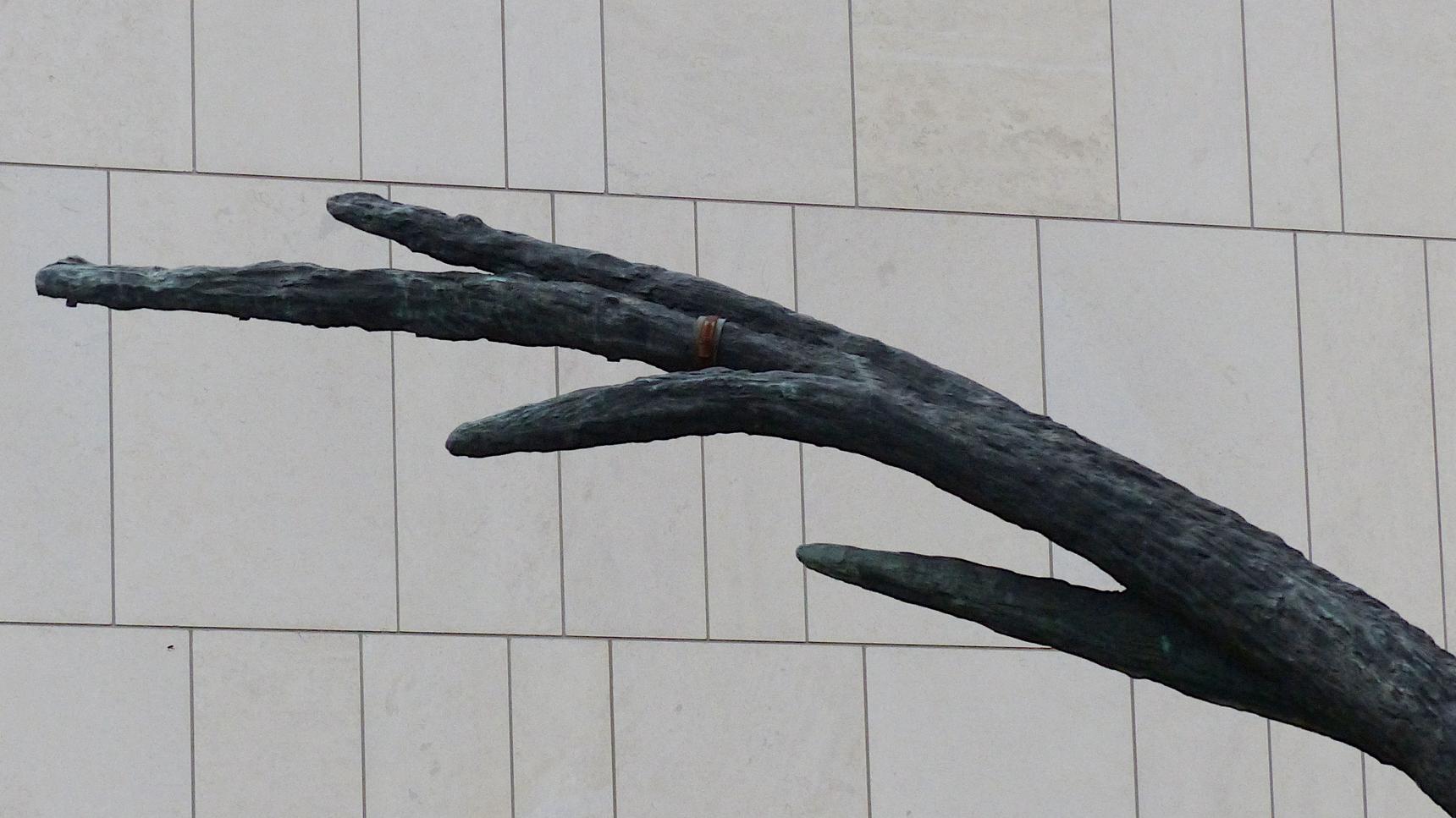 Almuth Lütkenhau—Geborgenheit