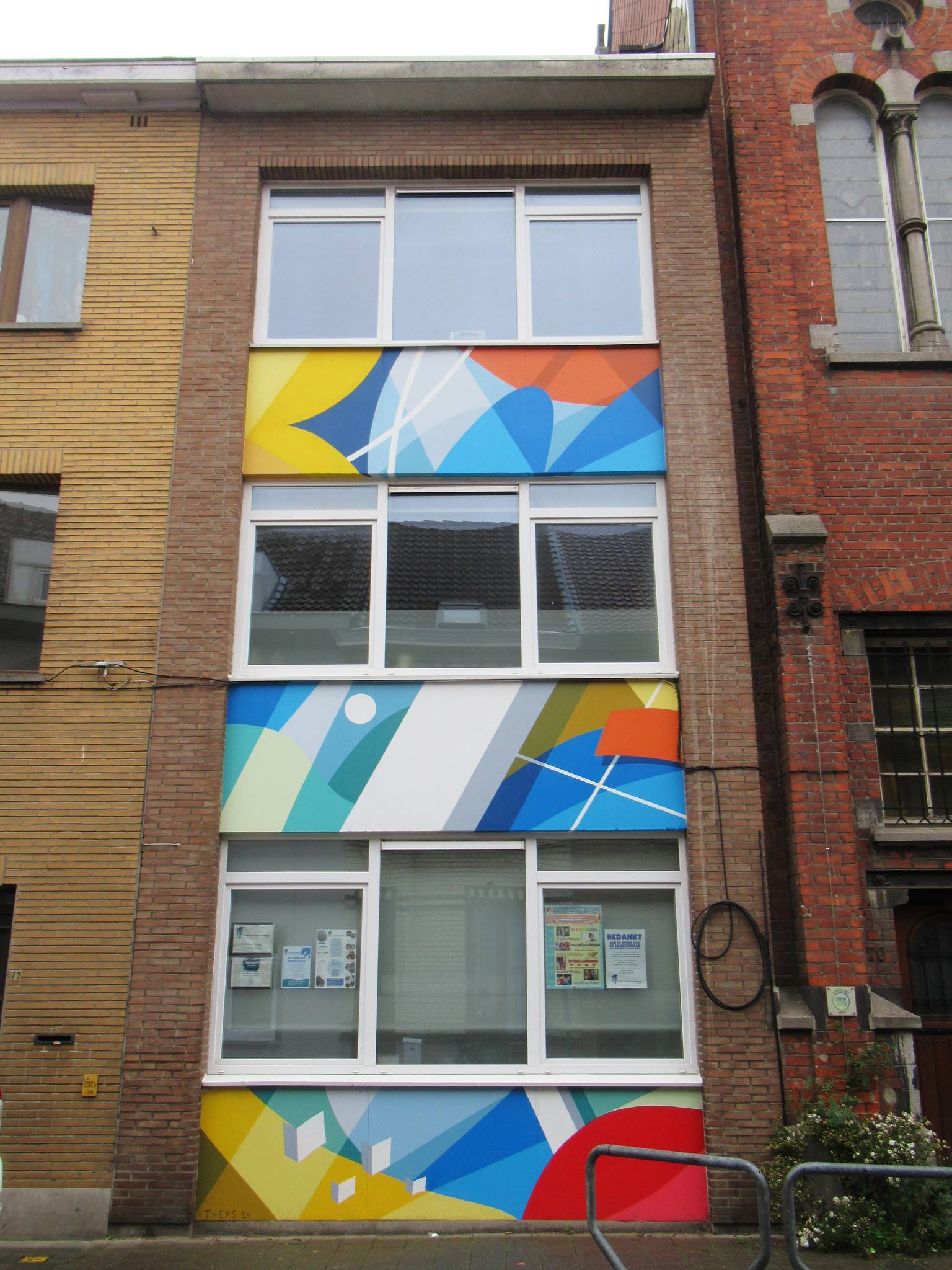 Sébastien Theys &mdash;3 part mural for a school