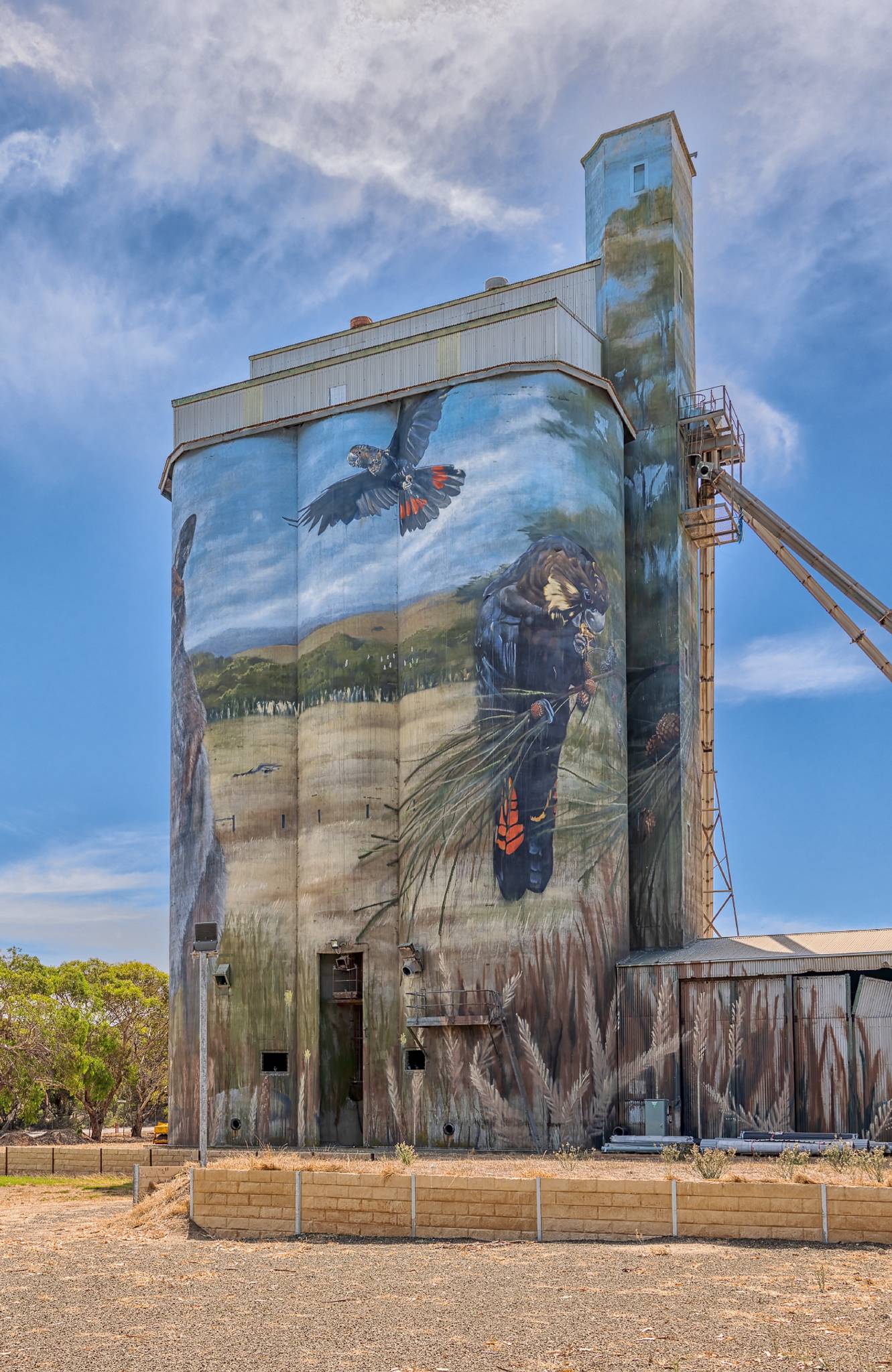 Cam Scale, Andrew Davis&mdash;Kingscote Silo Art