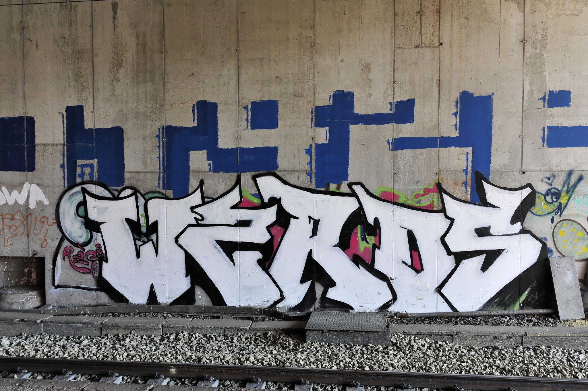 Noname&mdash;Divers Graffitis railway station