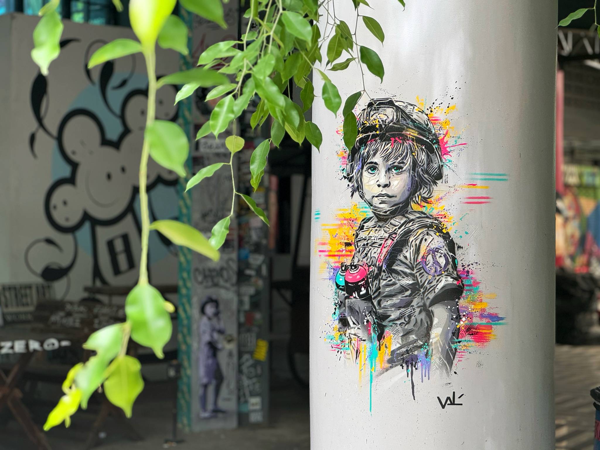 Vale_Stencil&mdash;Peace Soldiers