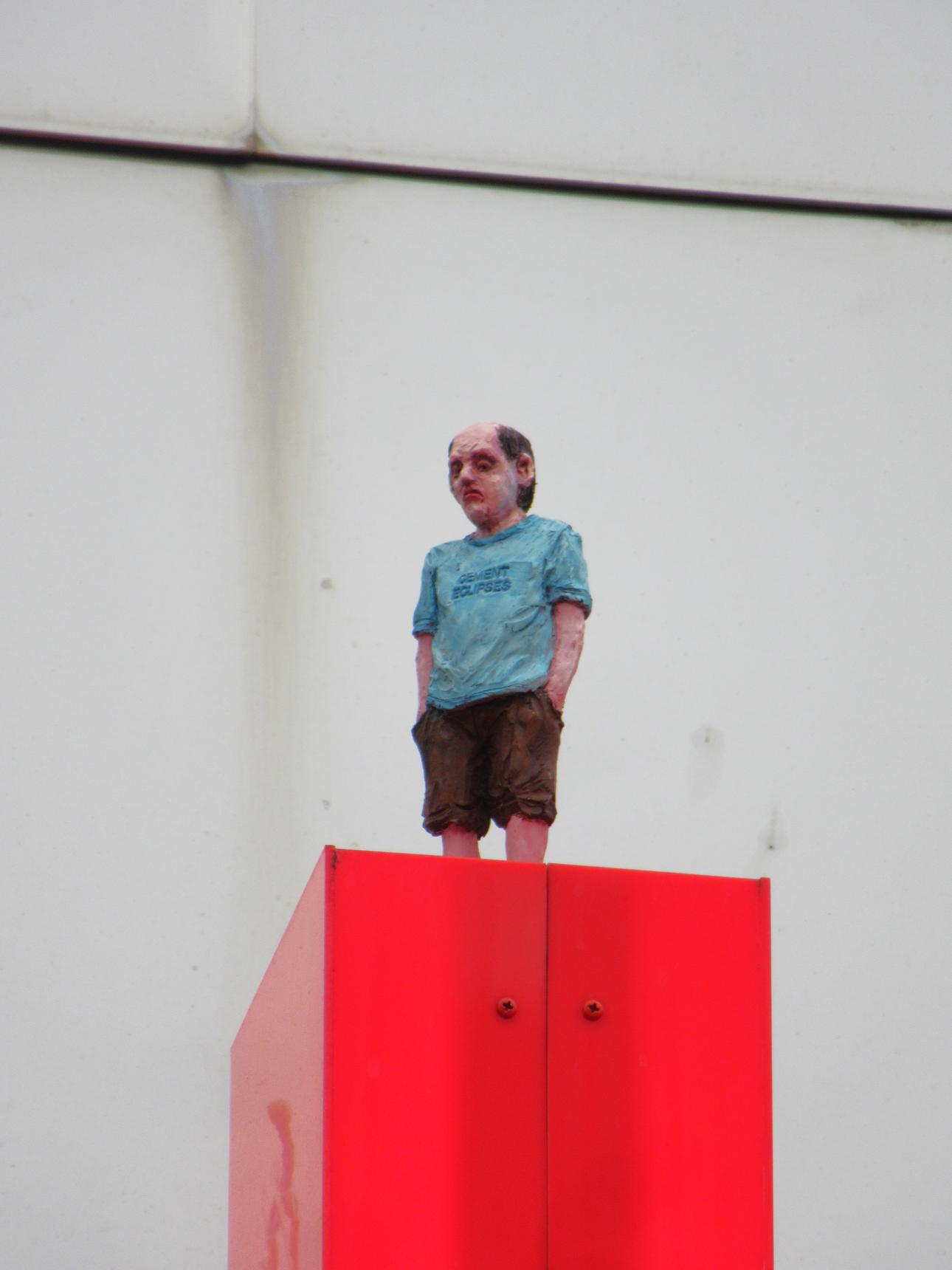 Isaac Cordal—Installations for 50 years De Sleep