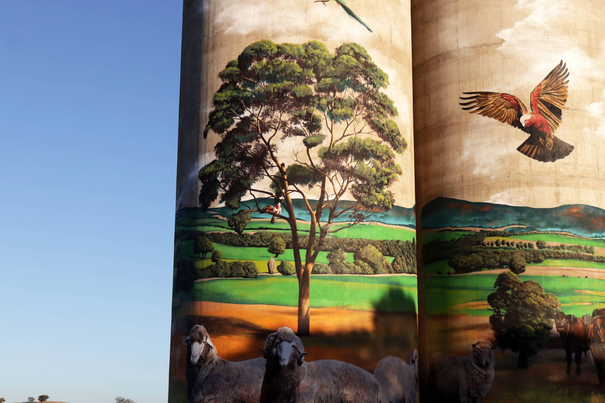 Heesco&mdash;Grenfell Silo Artwork