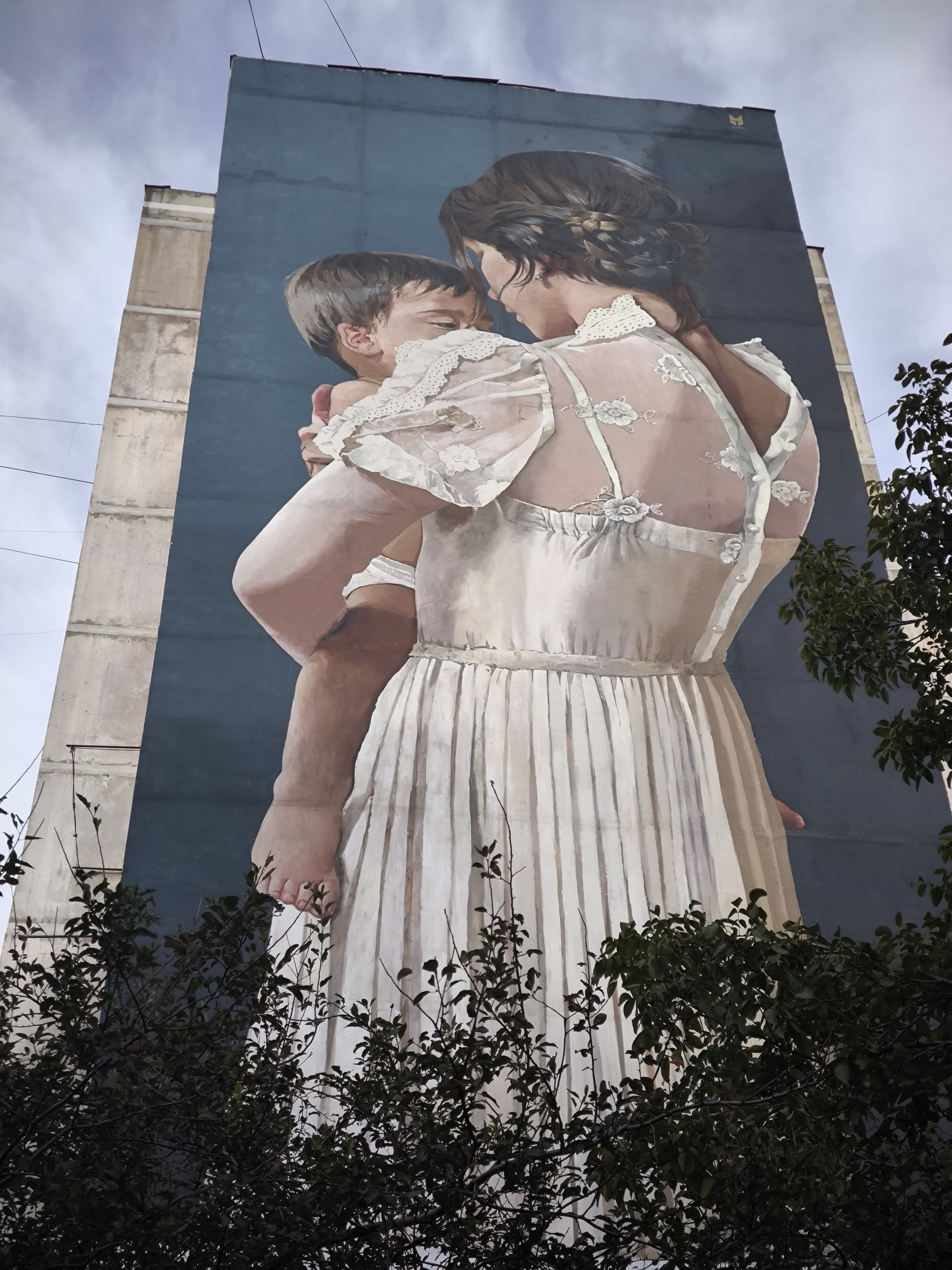Close to me by Javier Barriga - Street Art Cities