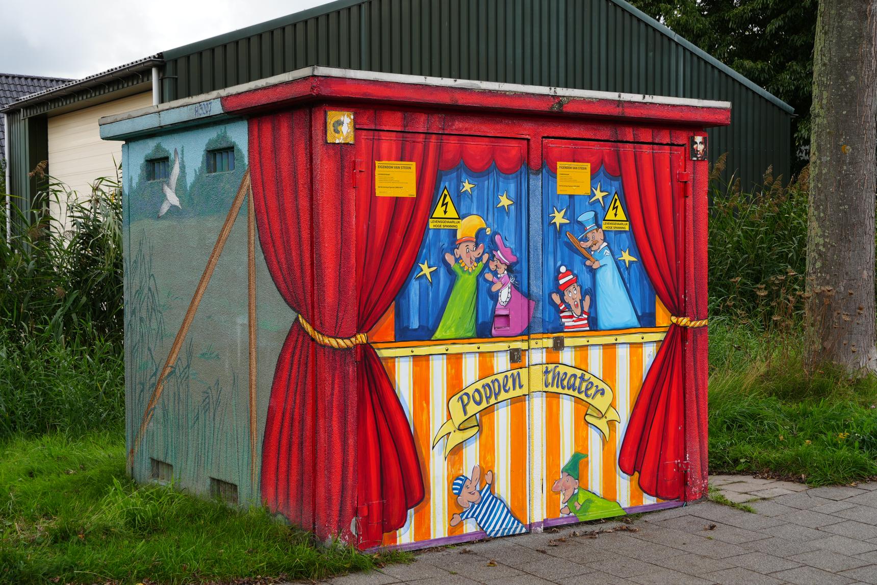 Ivonne van den Nieuwedijk—Poppentheater