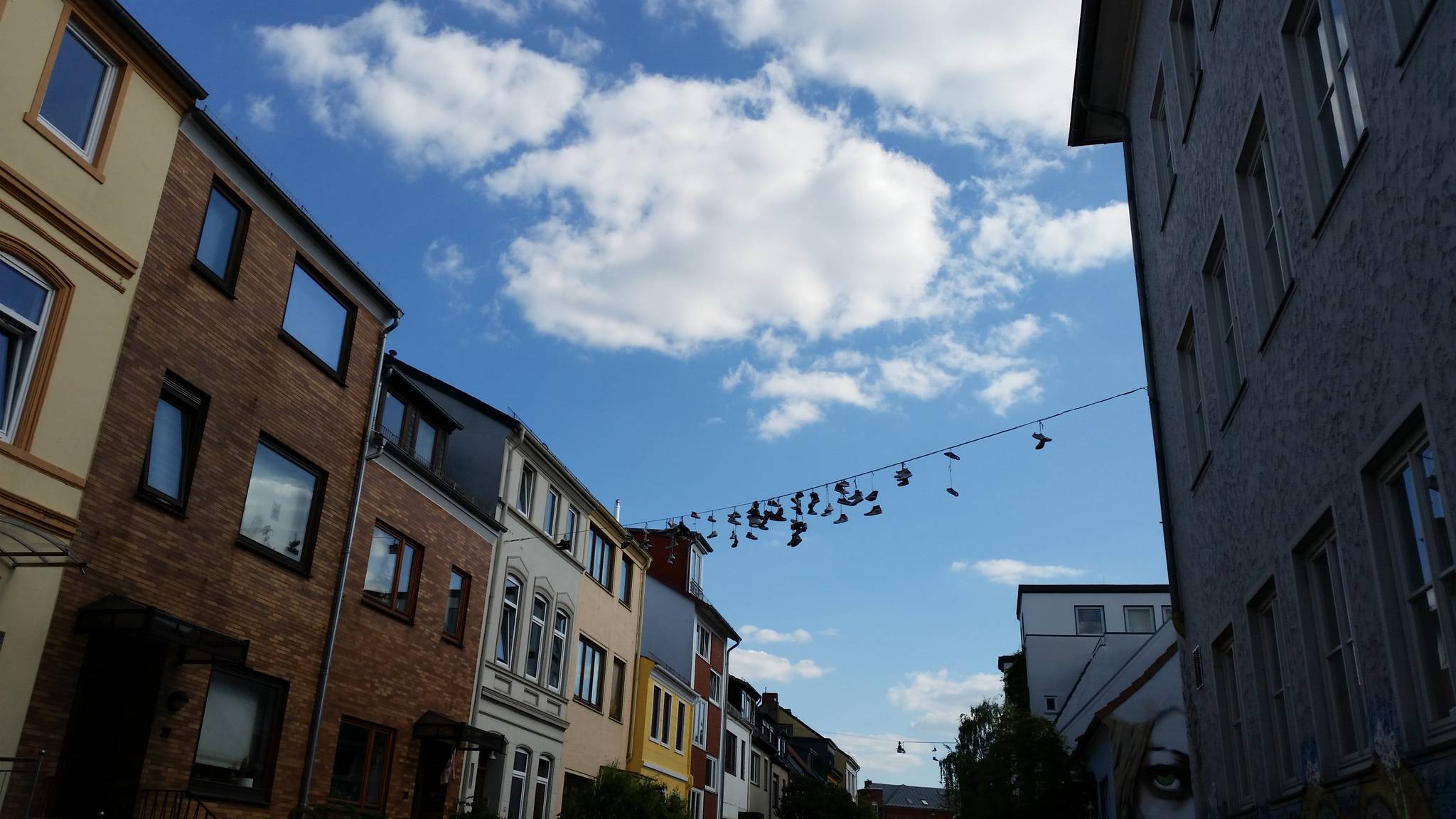 Unknown - Bremen&mdash;Shoefiti Schmidtstraße