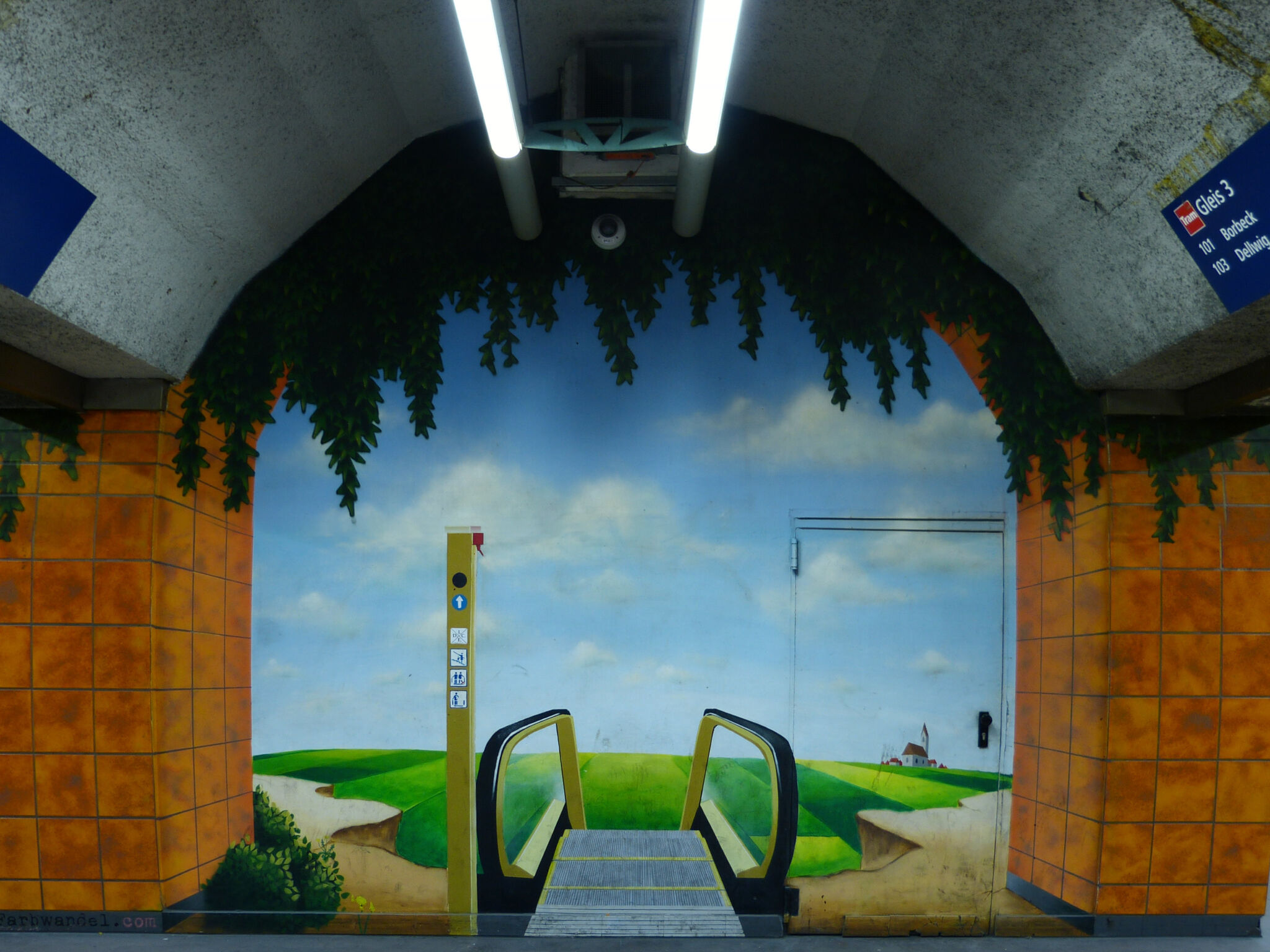 Farbwandel&mdash;Berliner Platz subway station