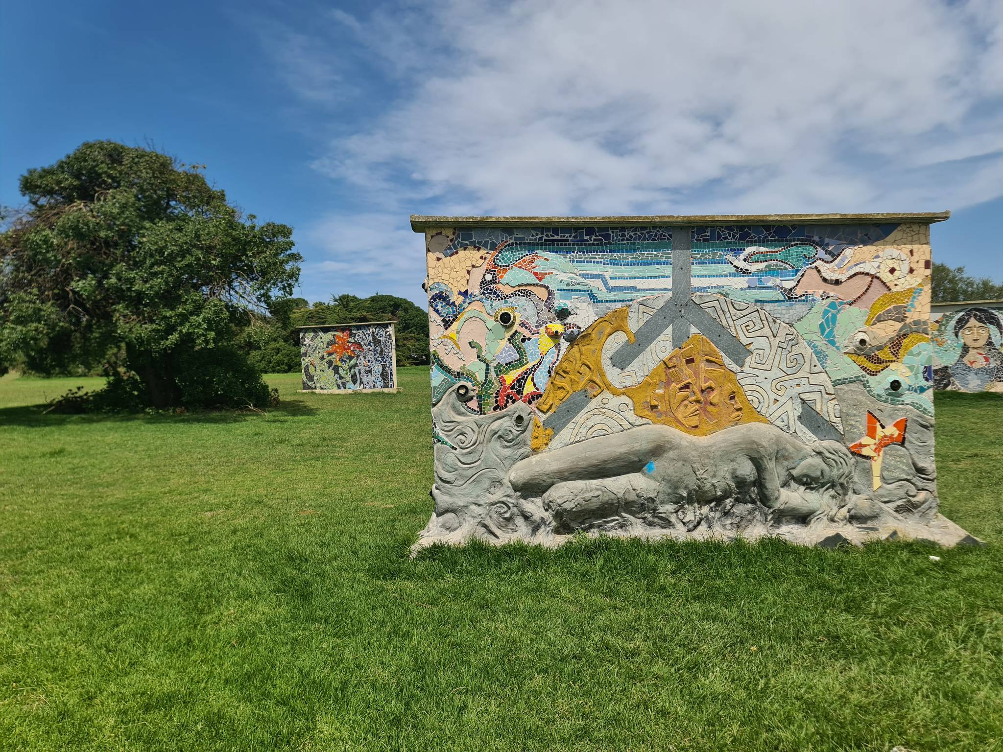 Carlos Miranda, Fabiana Guevara , Ariel Rioja &mdash;“Equilibrio Místico” (“Mystical Balance”) 