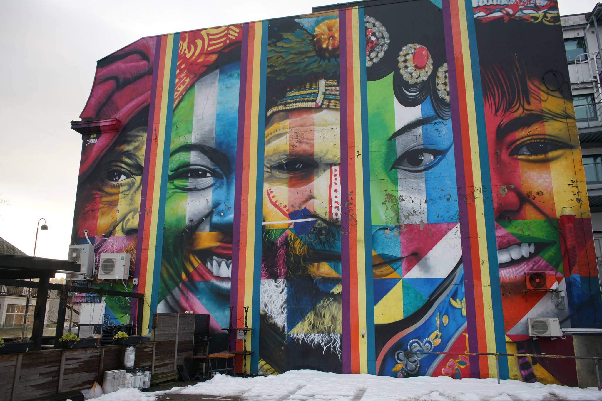 Eduardo Kobra&mdash;Peace between nations