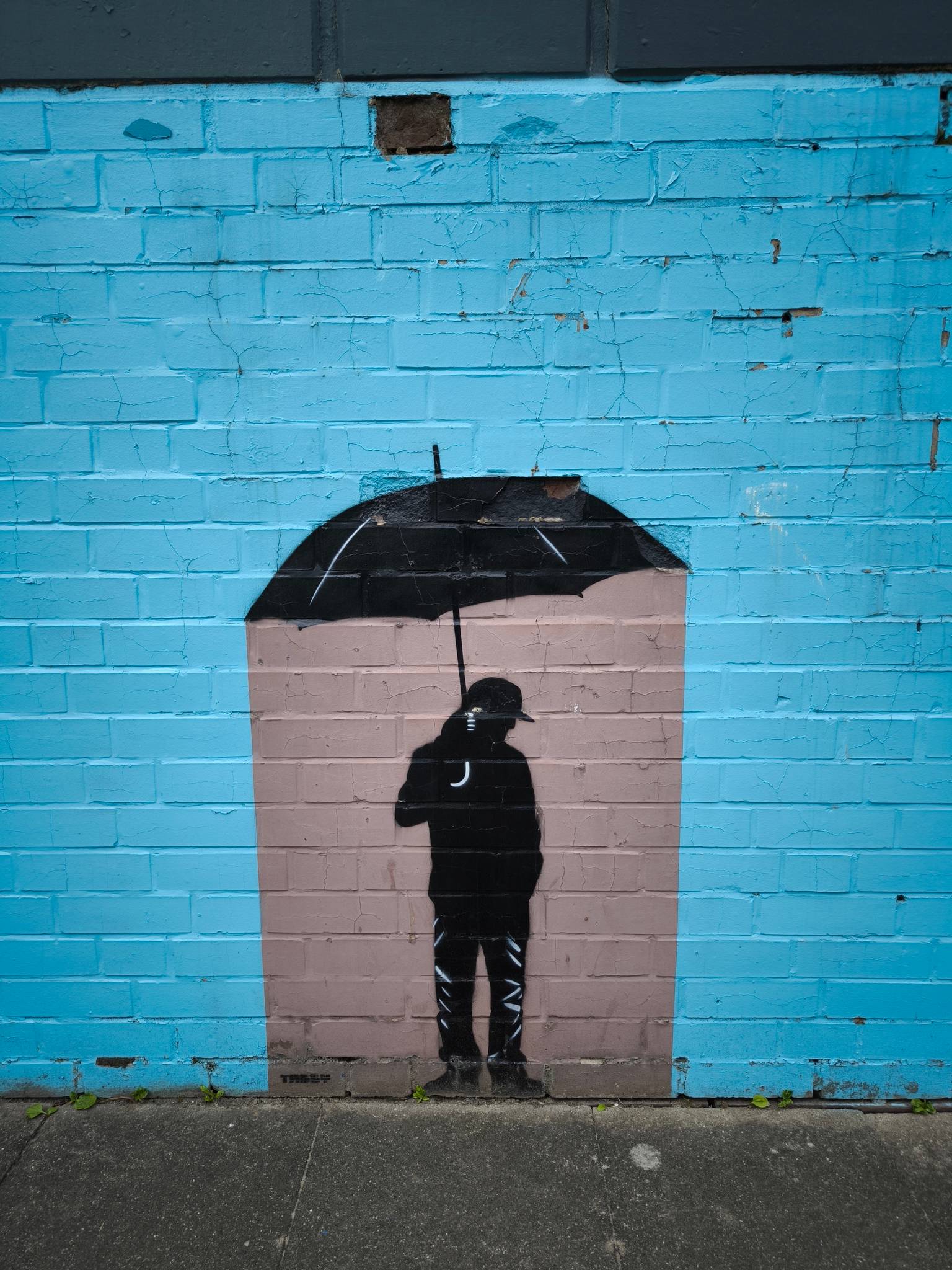 TABBY&mdash;Umbrella Man